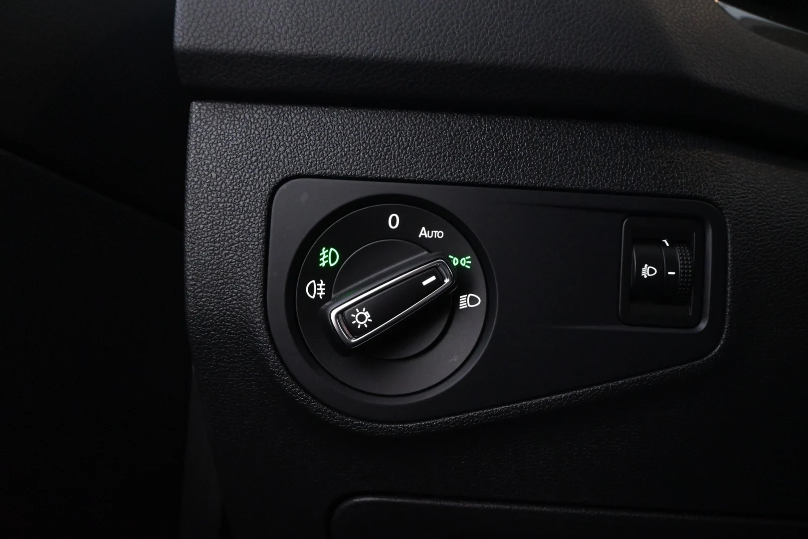 Car Image - 7l69kXpP6YWqr22azIRoBq