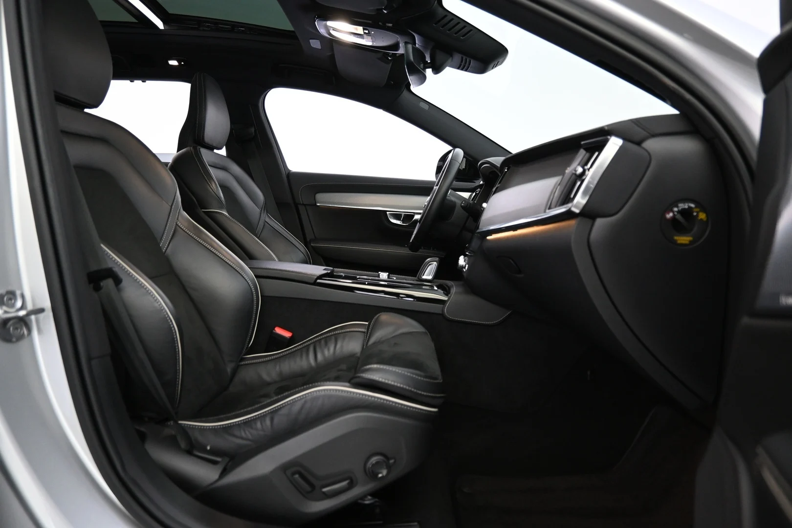 Car Image - 3lOj9wuOTHTSIPb00hsc7W