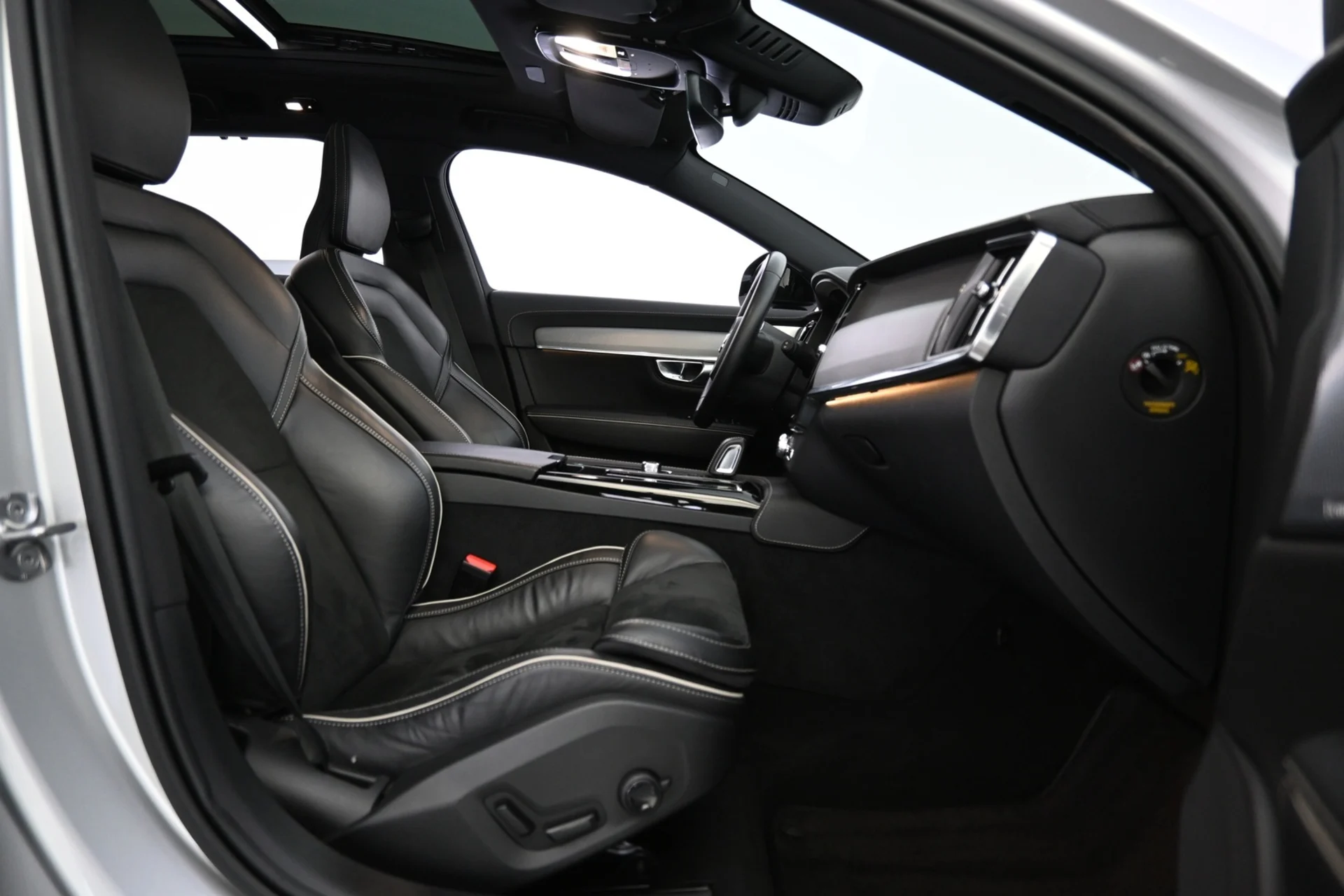 Car Image - 3lOj9wuOTHTSIPb00hsc7W