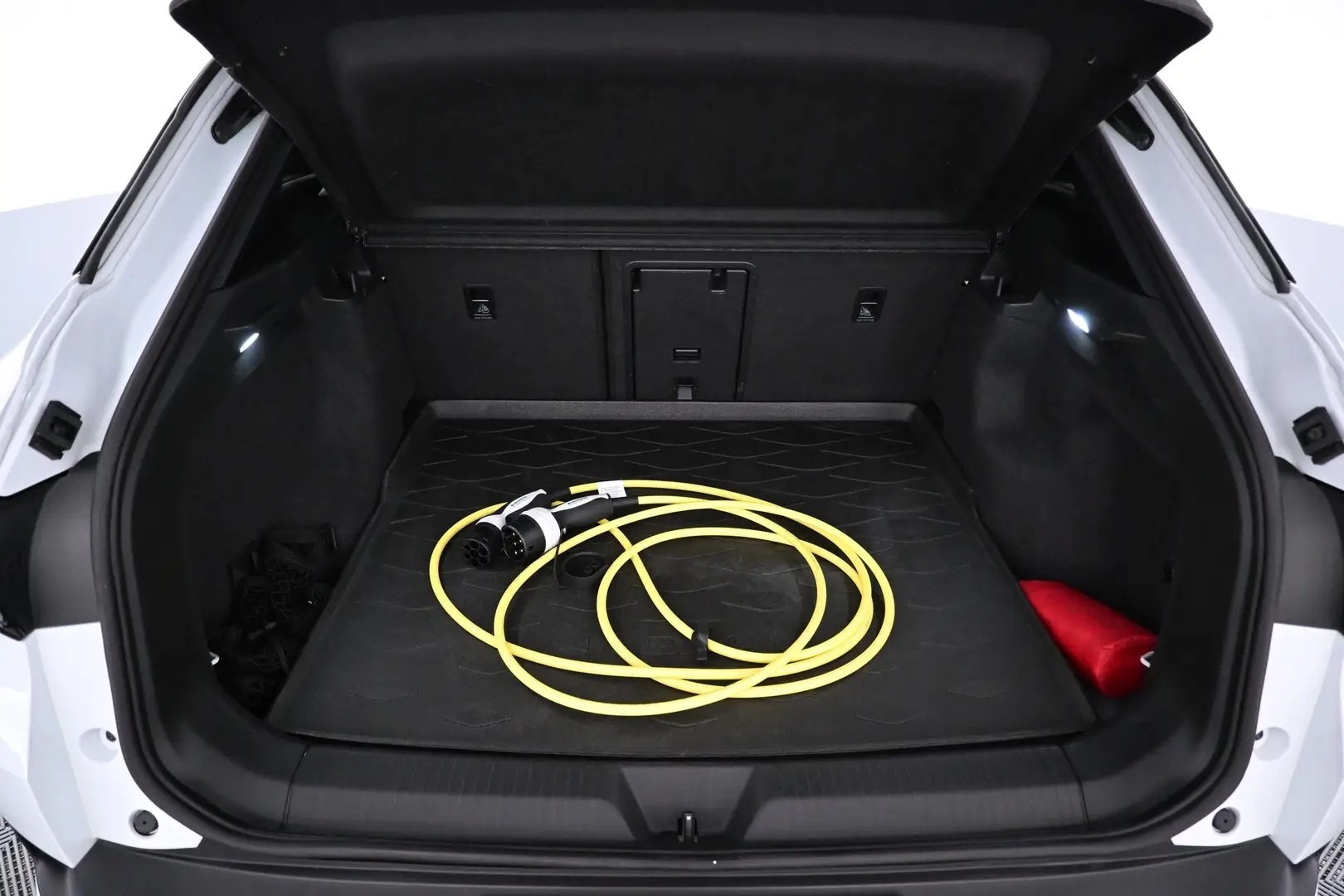 Car Image - 7wSVHQUs00zhxUGM4EKEG1