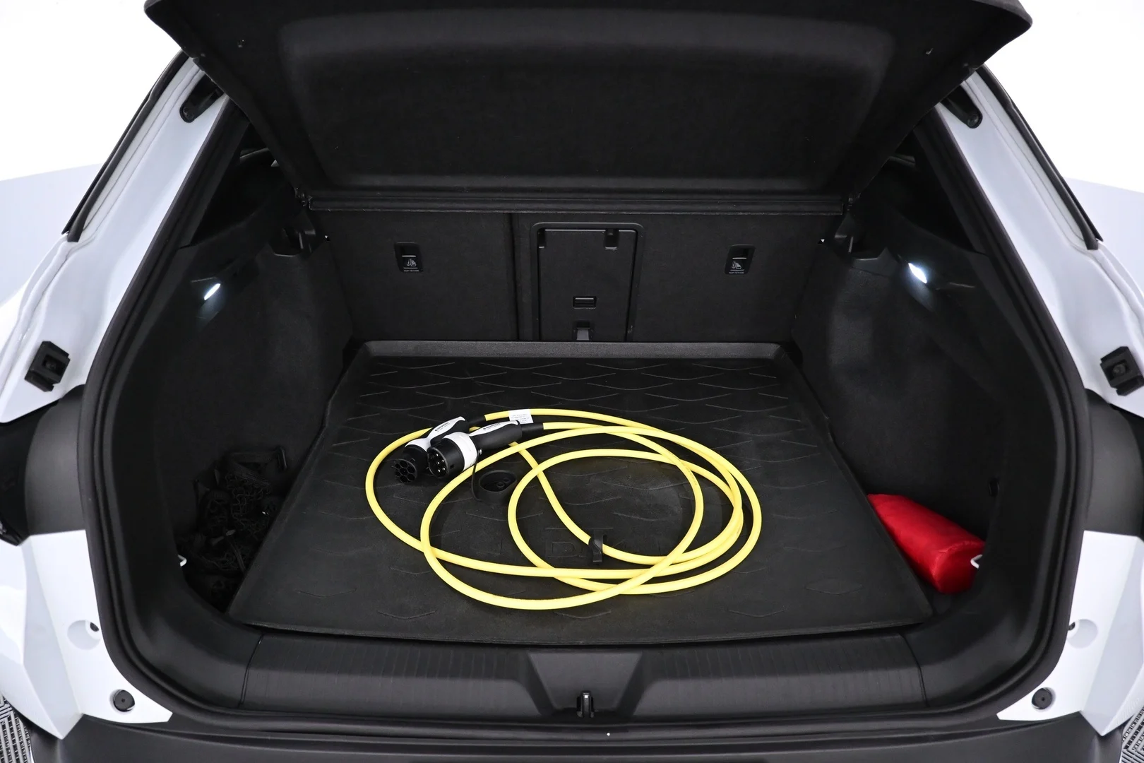 Car Image - 7wSVHQUs00zhxUGM4EKEG1