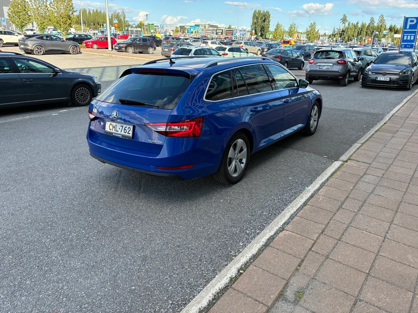 Car Image - 2RnB2iiVZbv3fvqbStzKTg