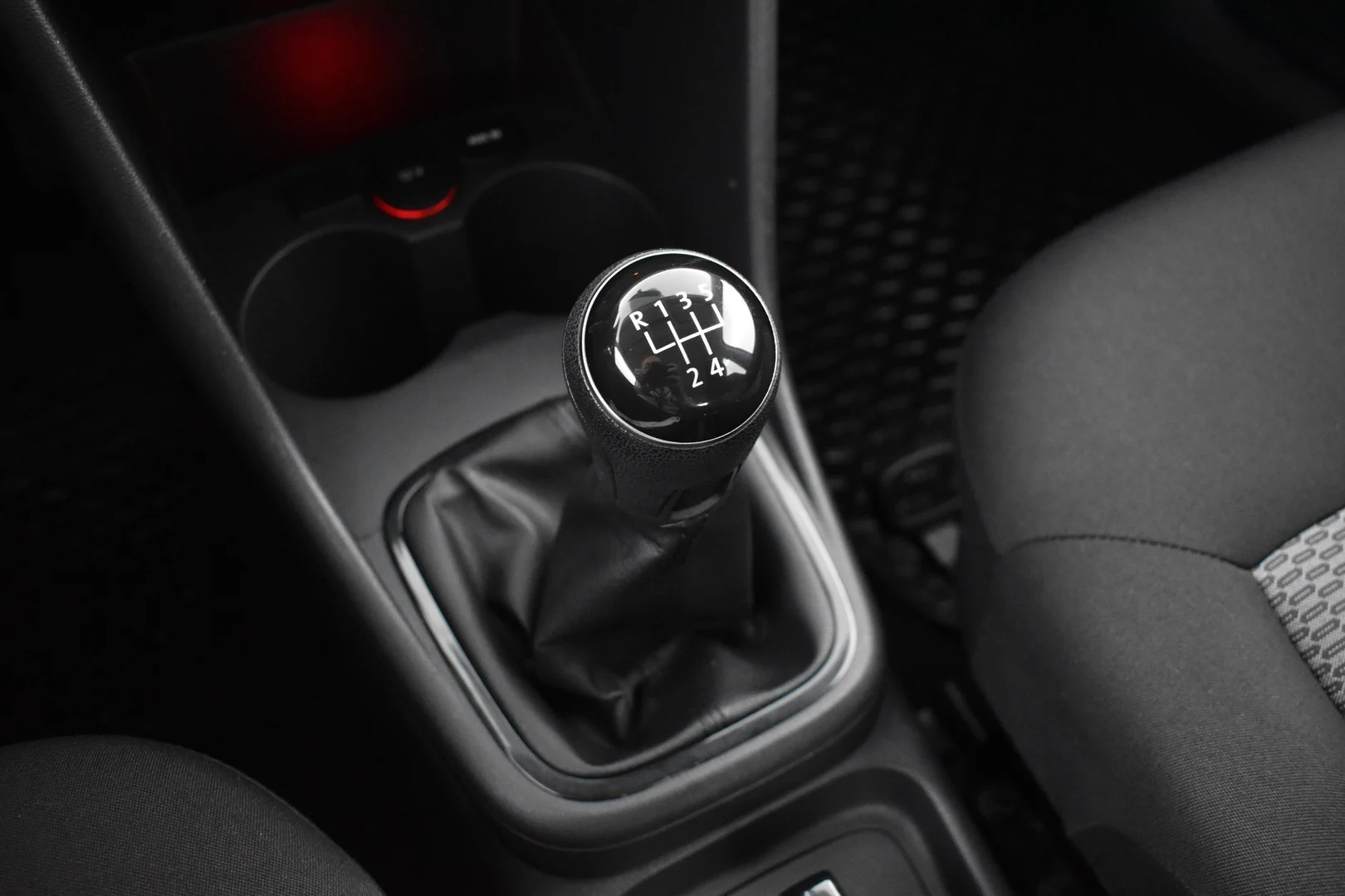 Car Image - 2rKn4bltKem4y3jaBfxYIr