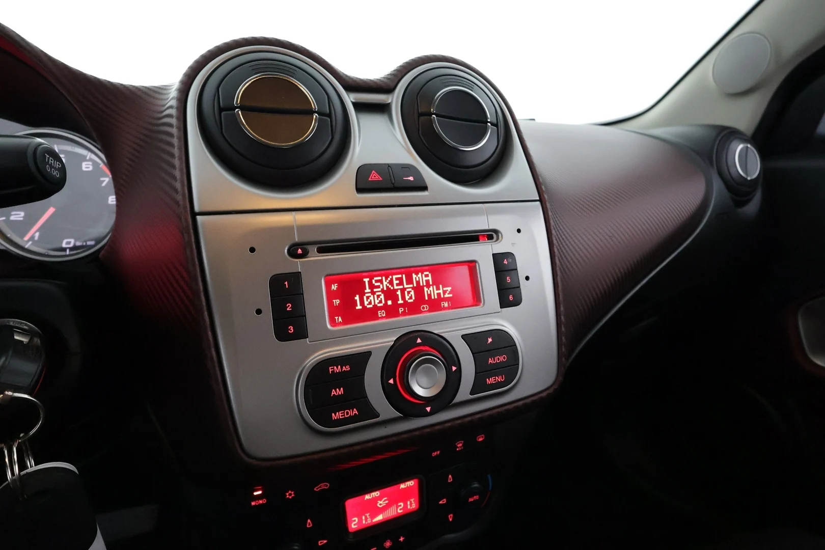 Car Image - 48kqMDcM0lTzXrXPMv5Nf2