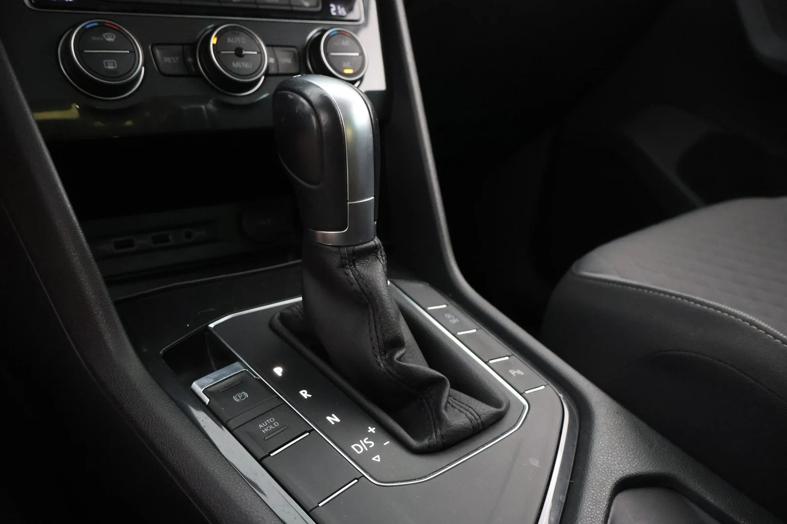 Car Image - 4NszB91sKCRGN7EXzswiJZ