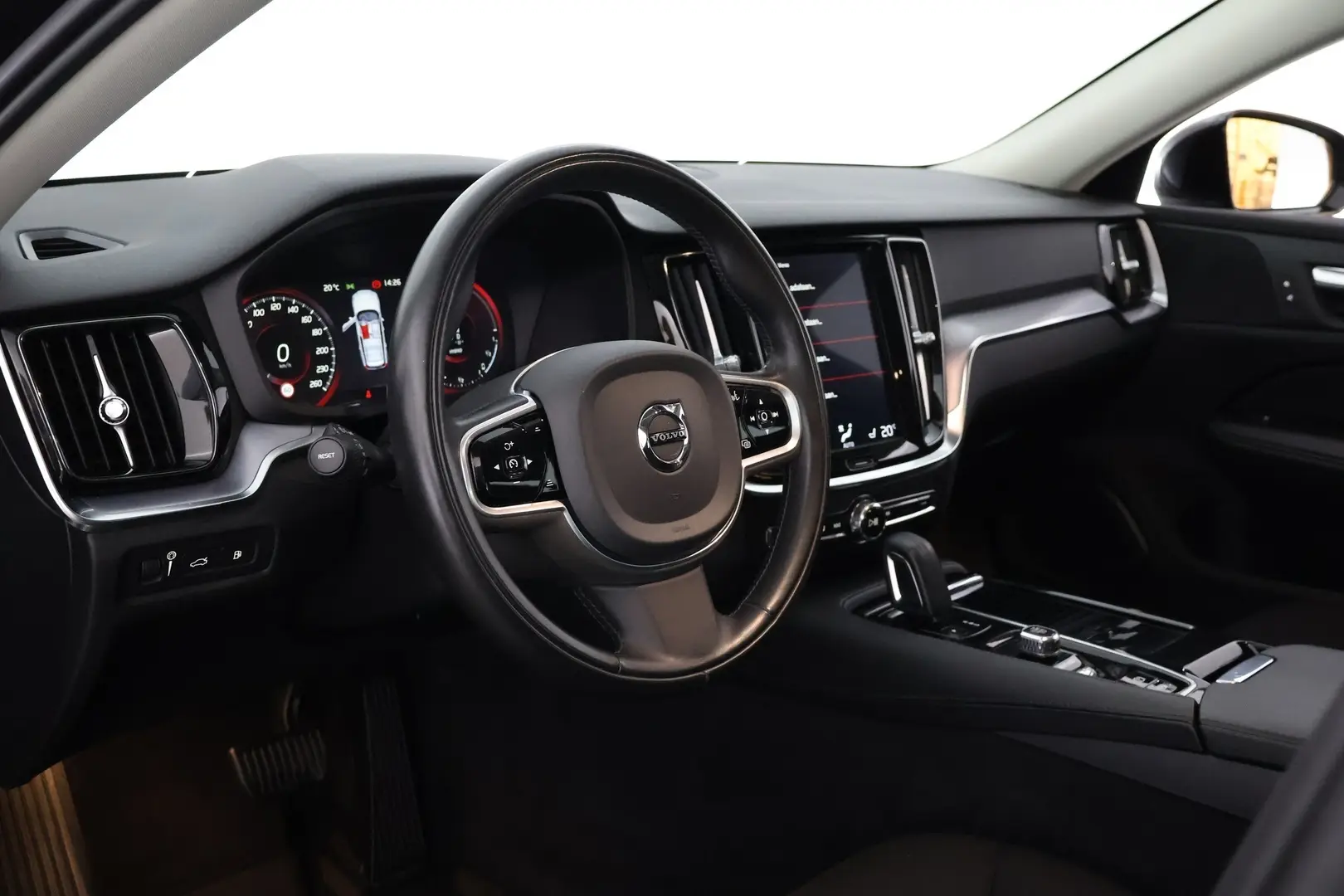 Car Image - 4vkeOyu7VrIBvfNCV3dFZo