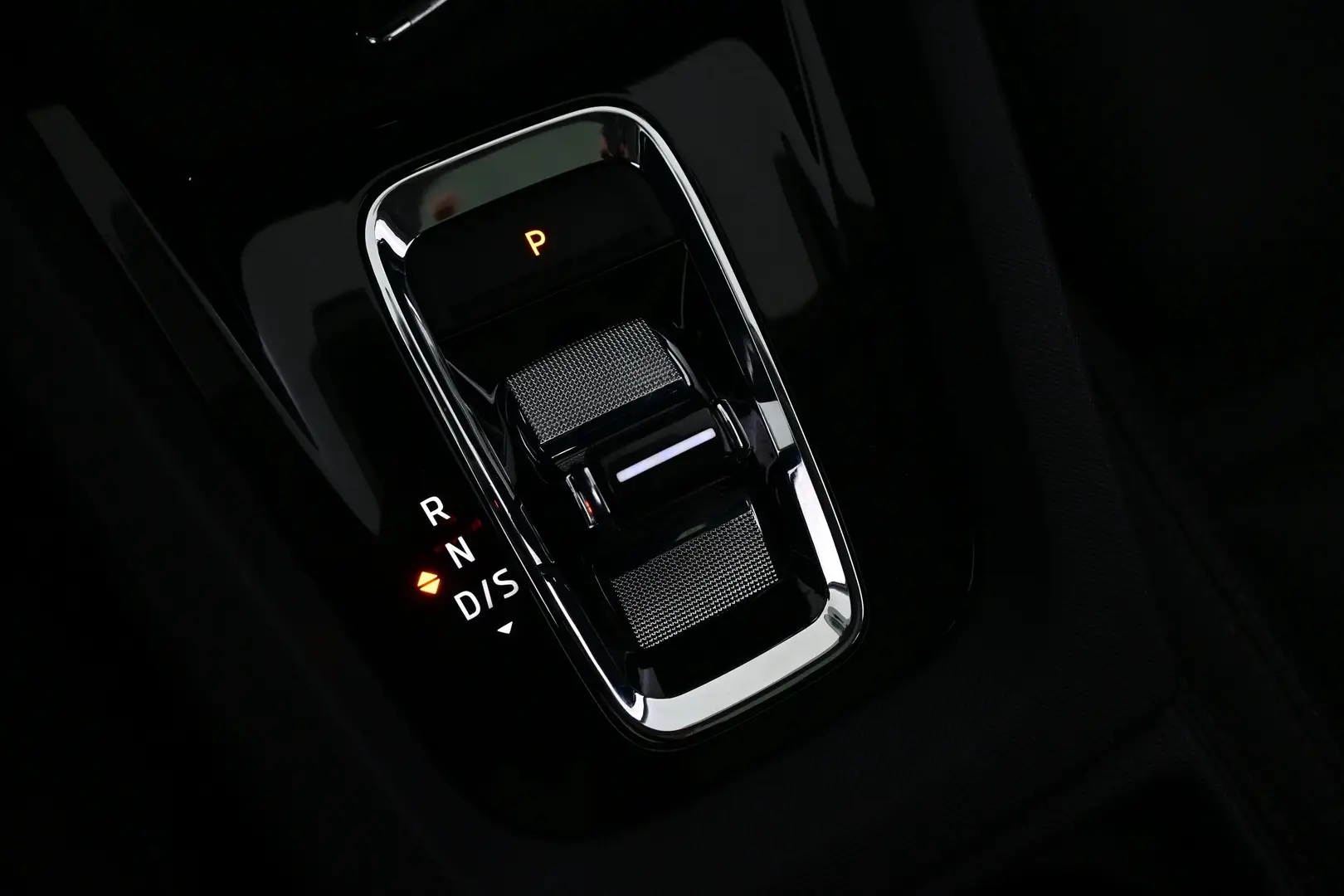 Car Image - 3Pv3eAf7zdrrwhhk27njfv