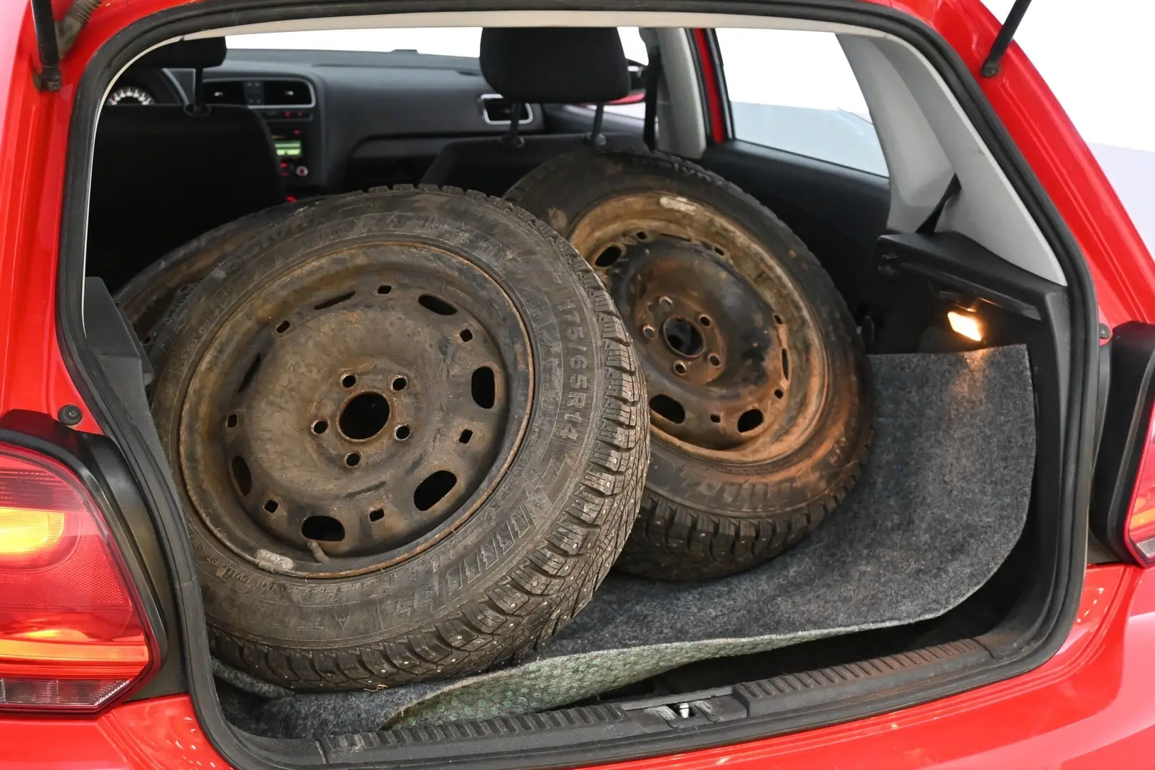Car Image - 1x6aHRBV1AHN1sk2Y60ubs