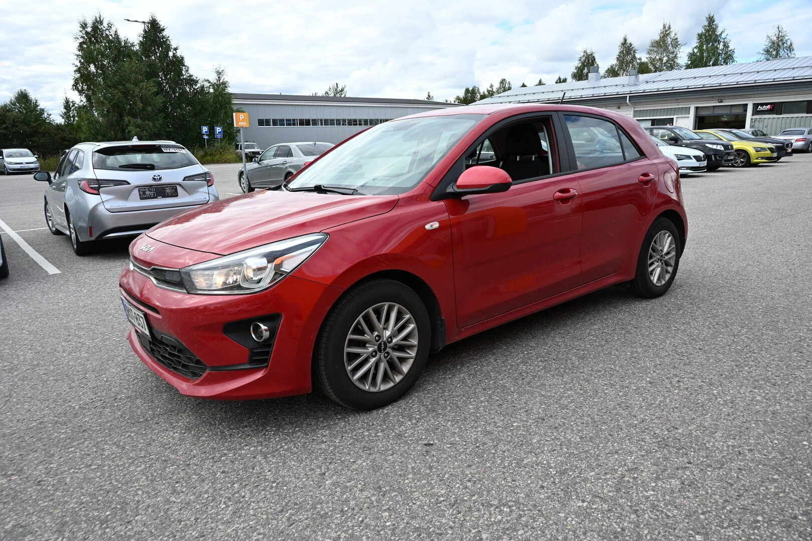 Car Image - IAoZhAnRXgvLewQyaOWOj