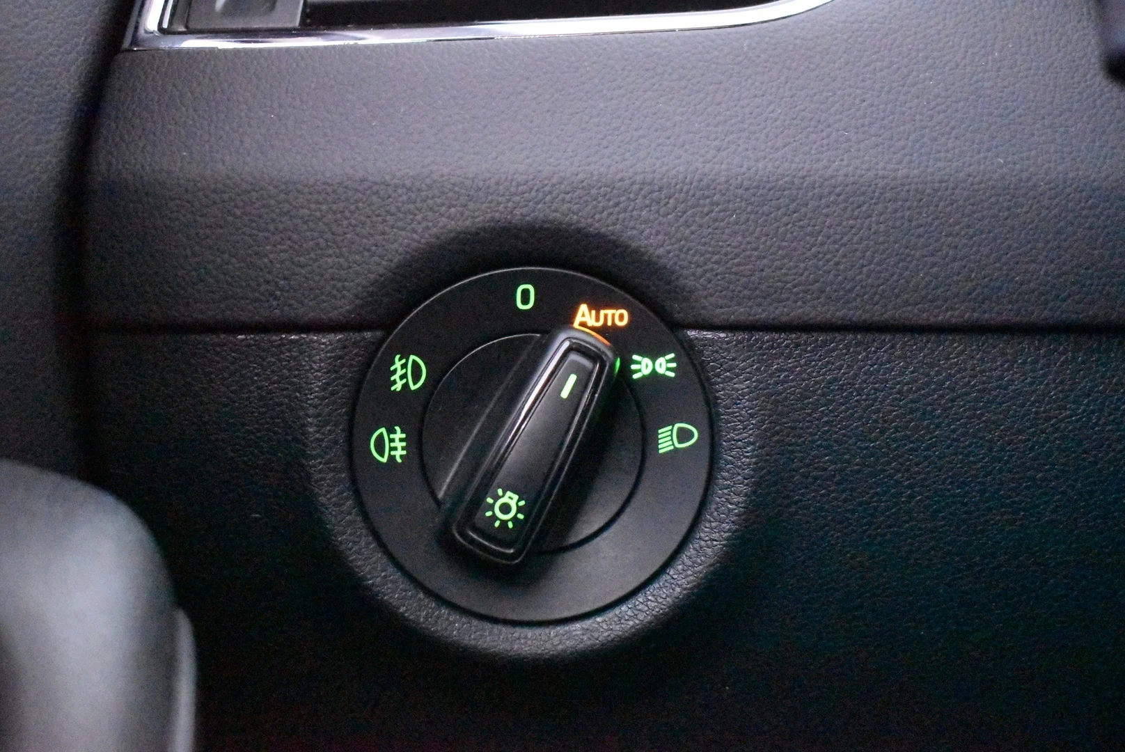 Car Image - 6onBqsp9EOSl7HUlkKAMA6