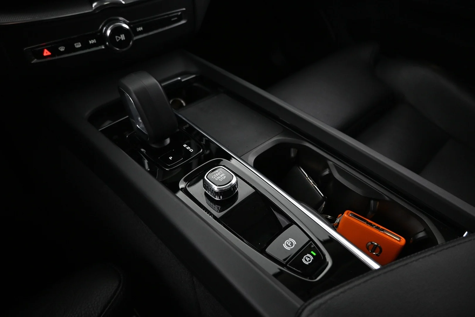 Car Image - 1D32nQ0jdGjSHnH6Hv4Arr