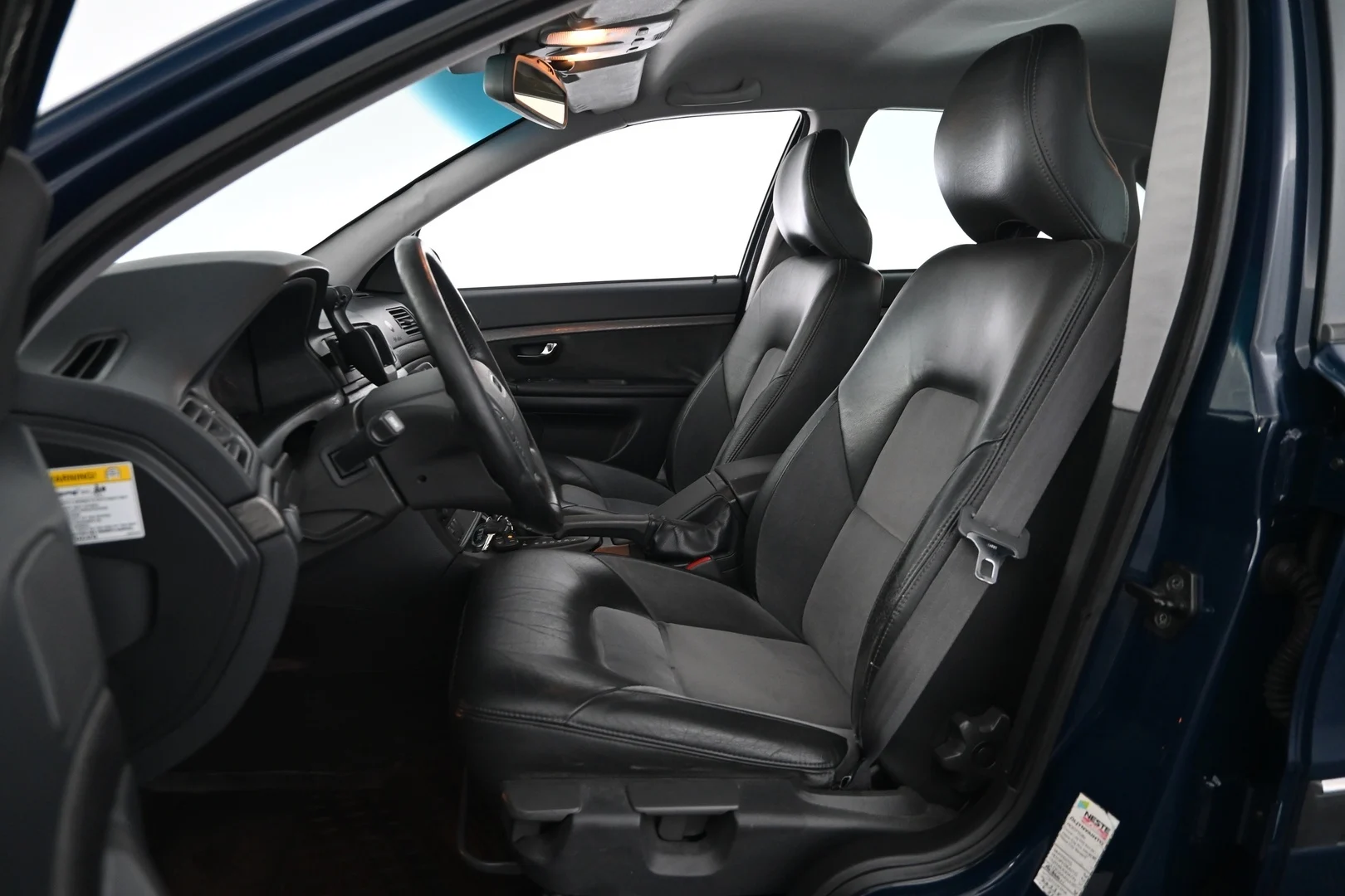 Car Image - 1hJhvYyNFsdkLp3NkZIECV