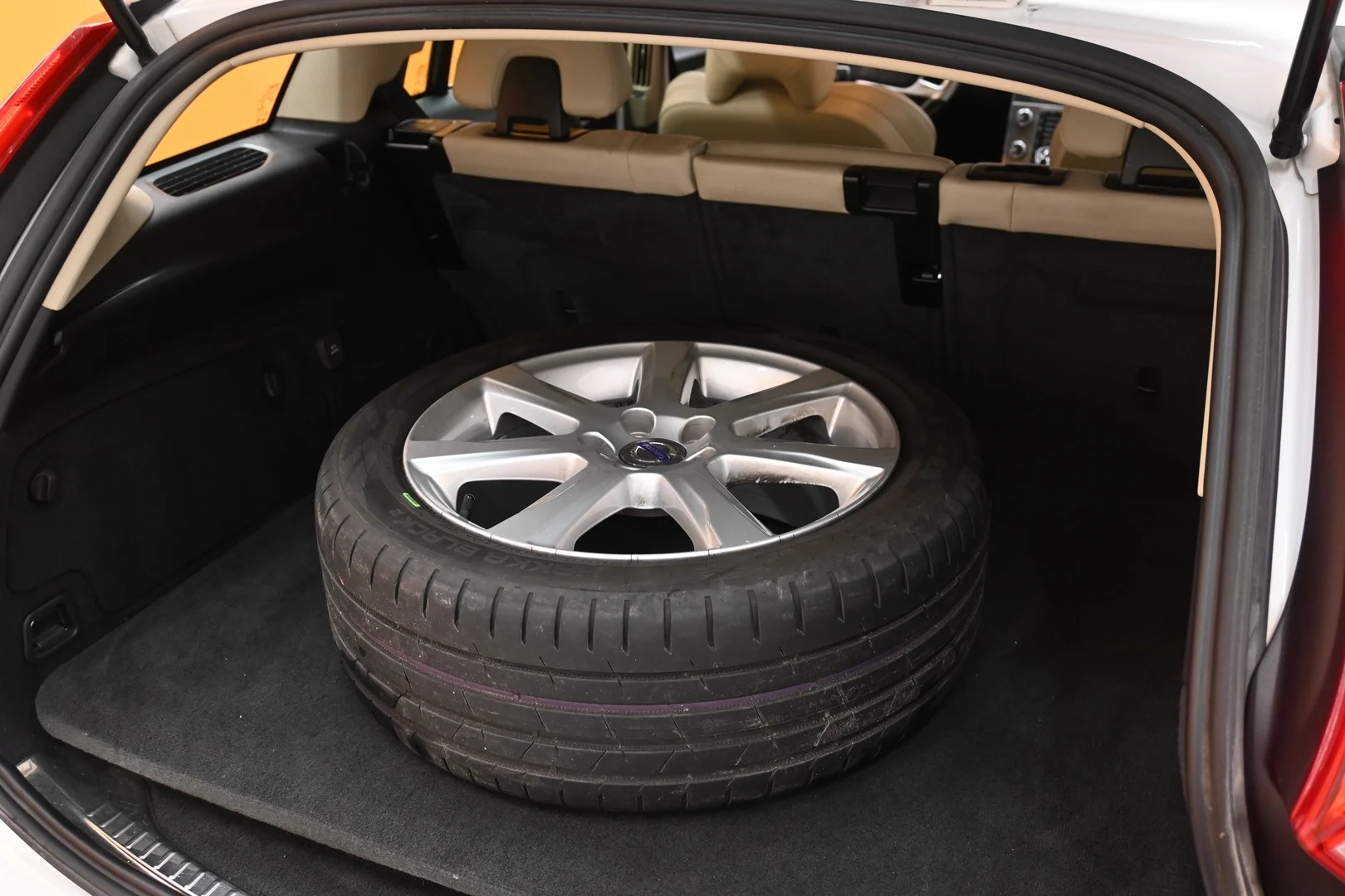 Car Image - 7mn8quq9DwT8kngozPDzW7