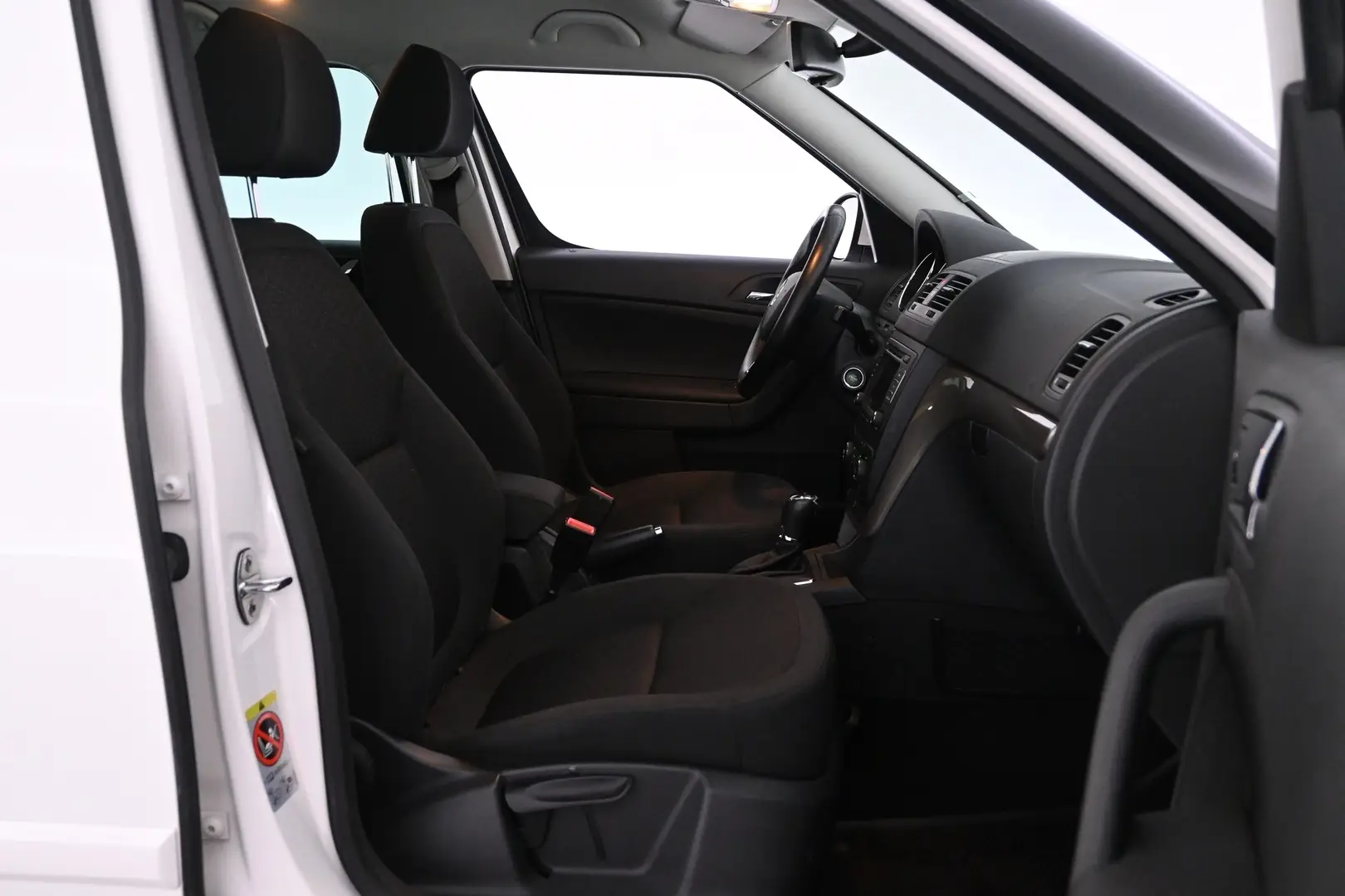 Car Image - 4kZSAhWKROUn5d8N0IbyMp