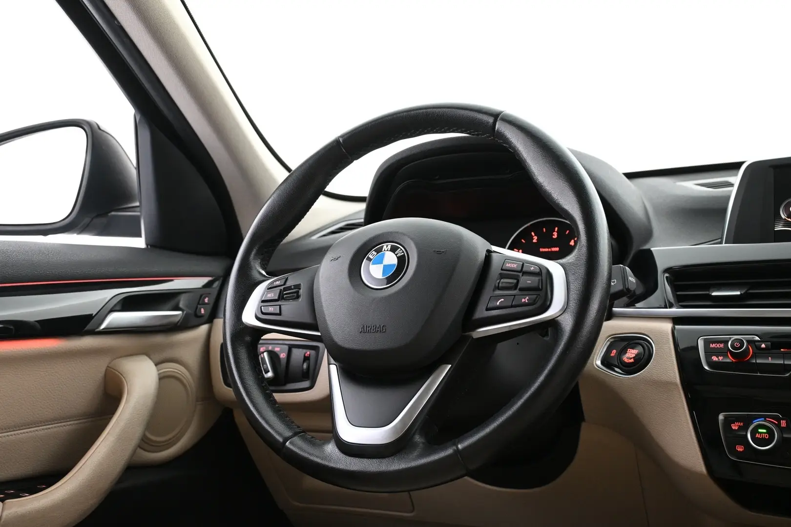 Car Image - 1WUXce5zvzgOQUc4JfcV5N
