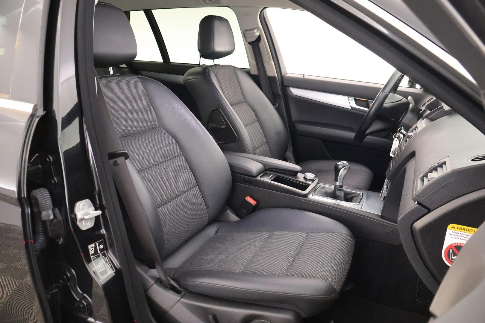 Car Image - 5VdjMLFr3yRQk3UhU4fY8A