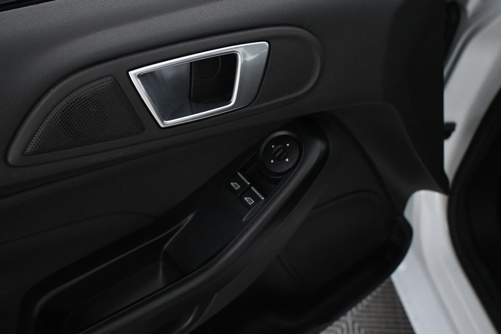 Car Image - 6hZu1fHt3KddHqrdcbBy2k
