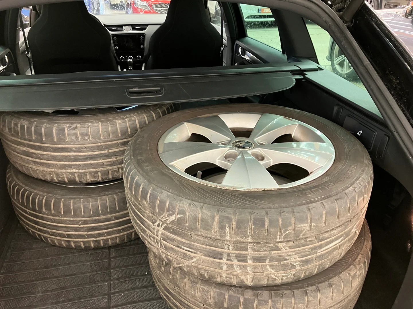 Car Image - 2505b0vjgzbbhXTvGfWgJL