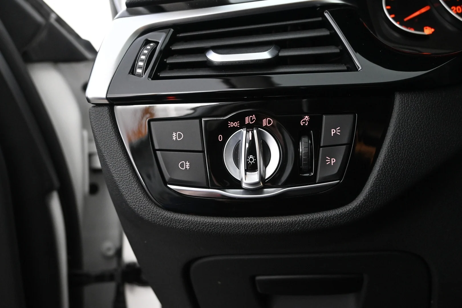 Car Image - FPErTgeiogKVVhn1cB66w