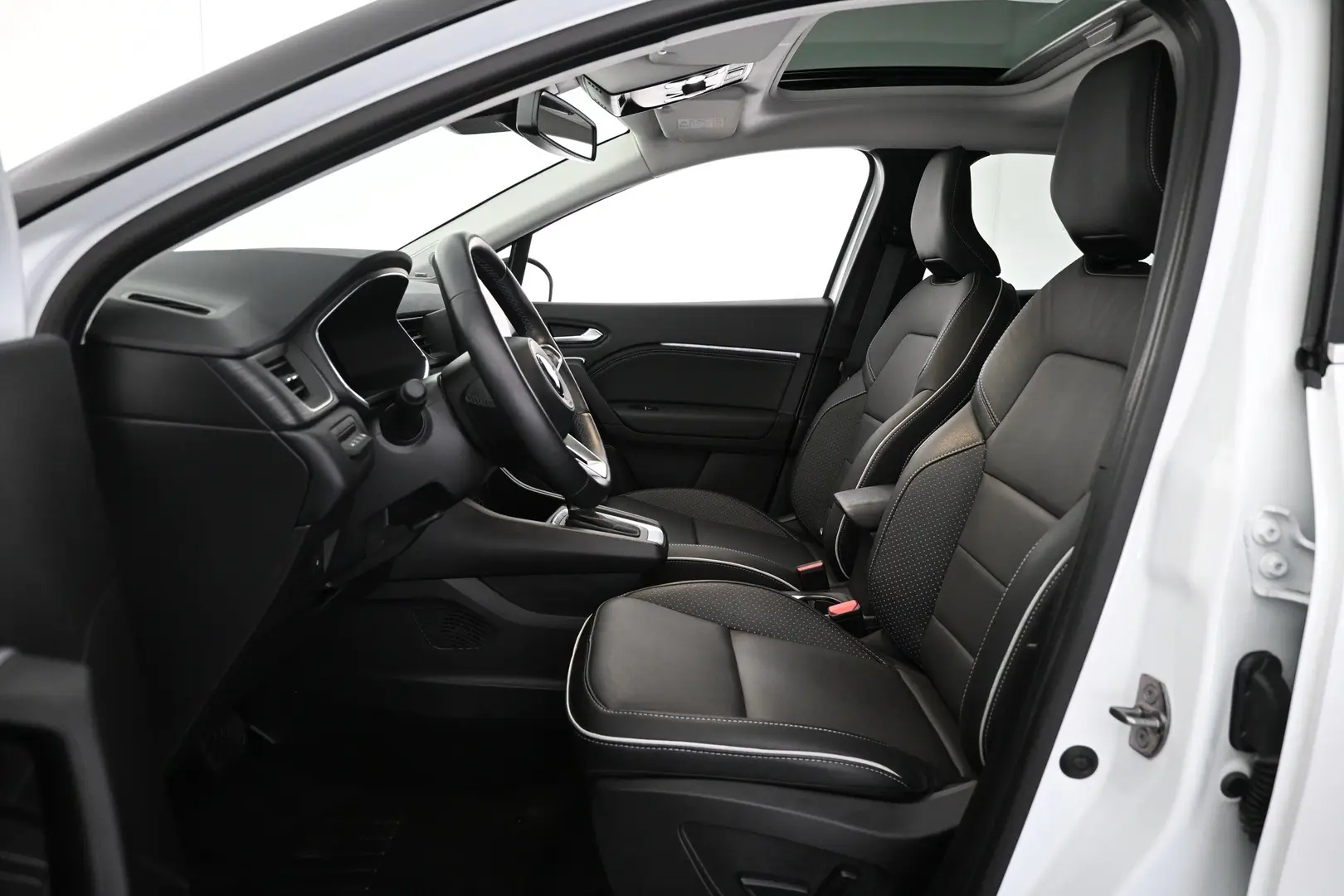 Car Image - 2lMi8ljcSlVsFir94fYWMj
