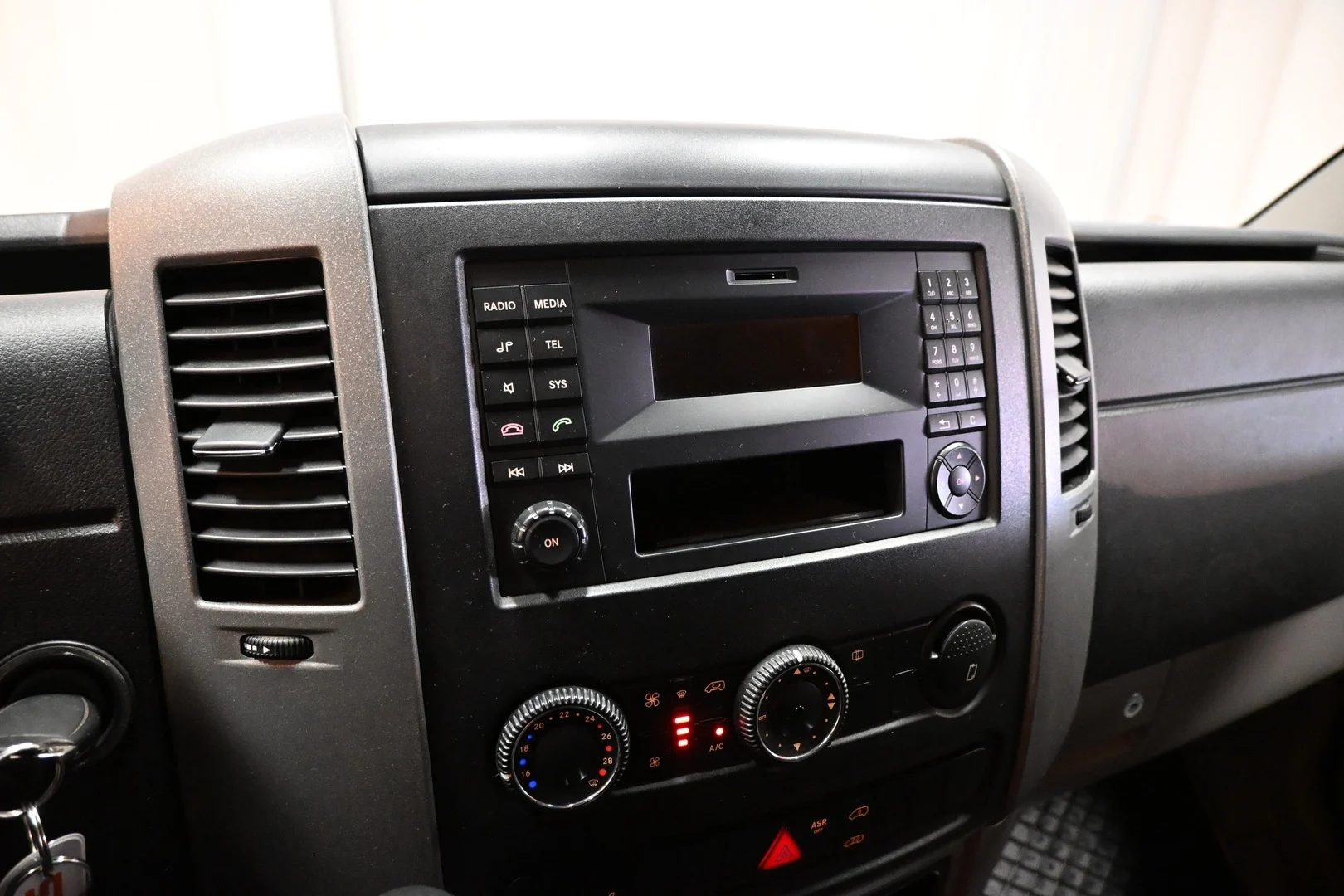 Car Image - 2sWZyuiuEbe9jewjcEL8ZT