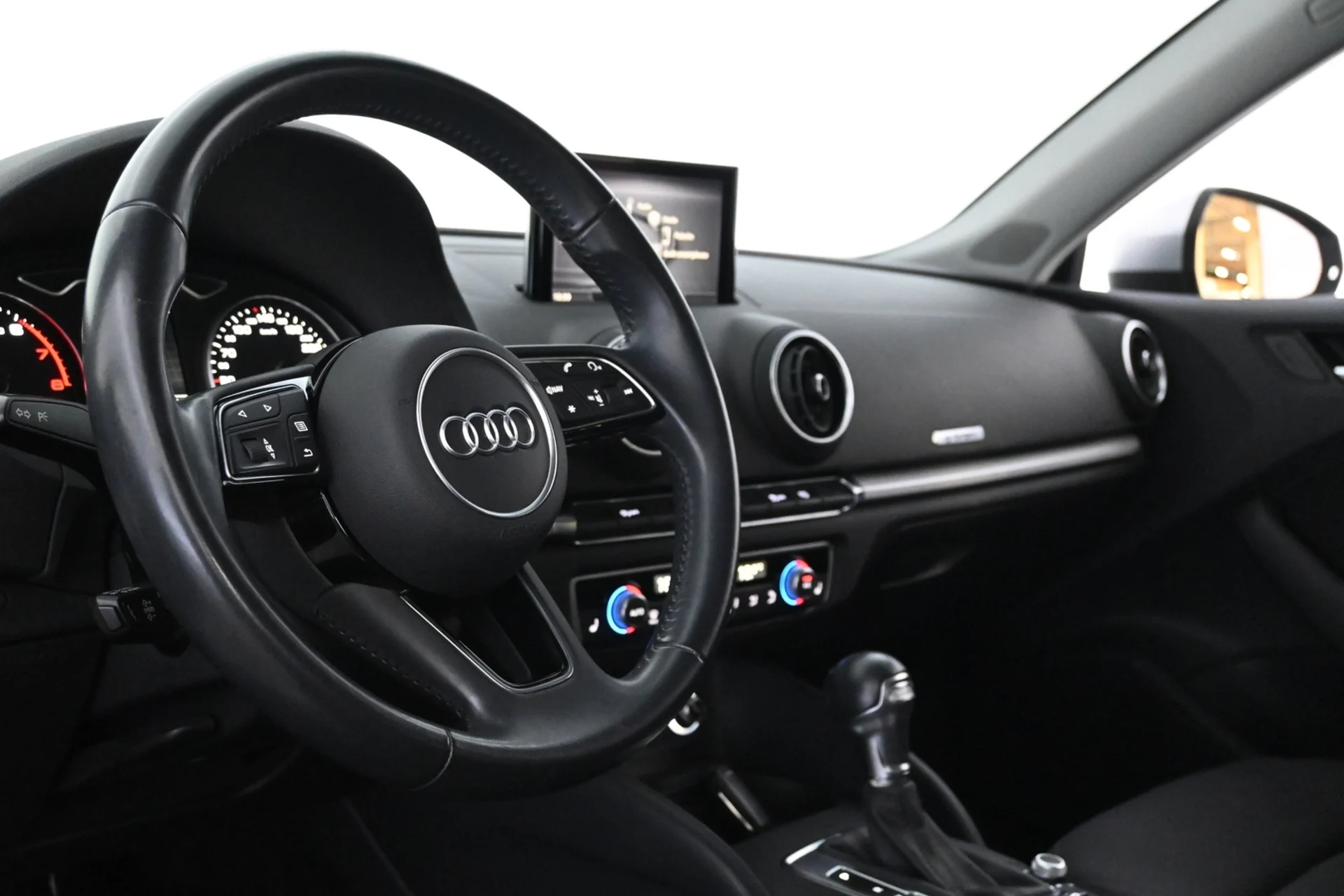 Car Image - 2VkCMKHrrETWl9AYnMyLoW