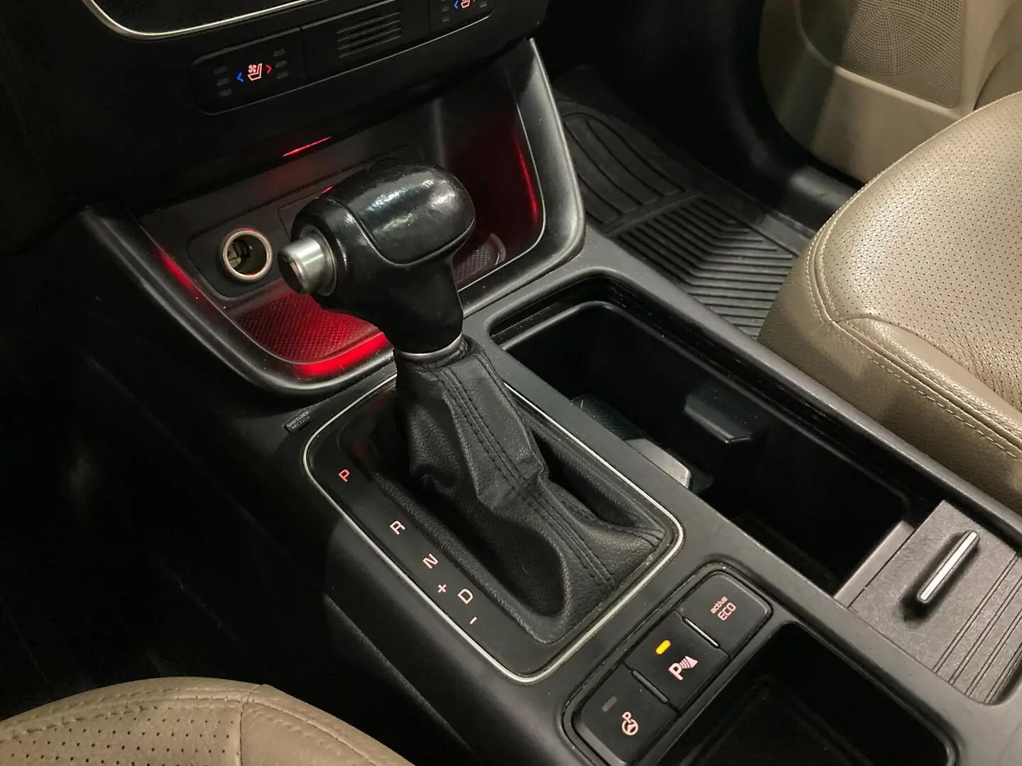 Car Image - TAOYawf5RymjZRaOWDVog
