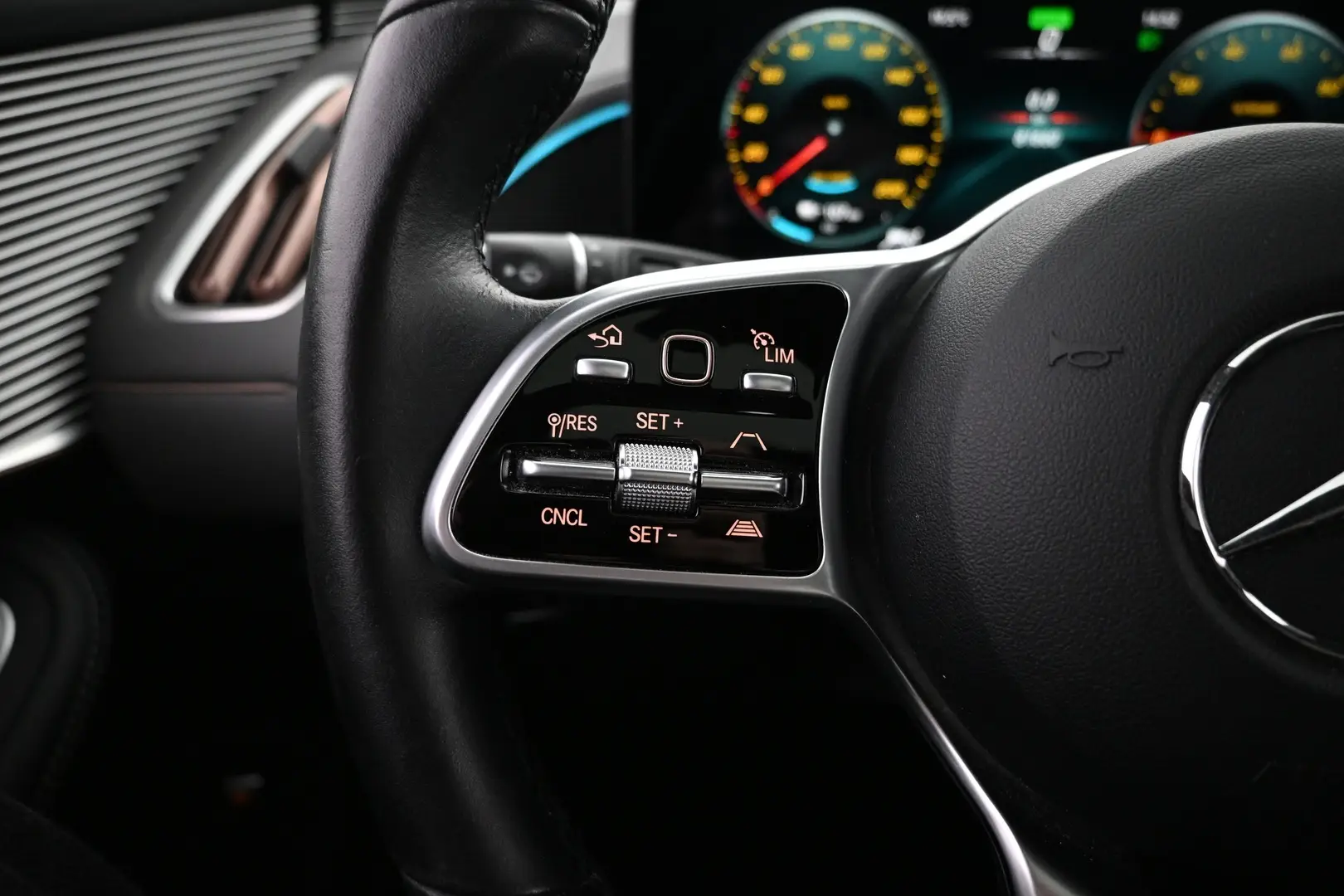 Car Image - 6z6KQnSCaI04H7tfwR1sUJ
