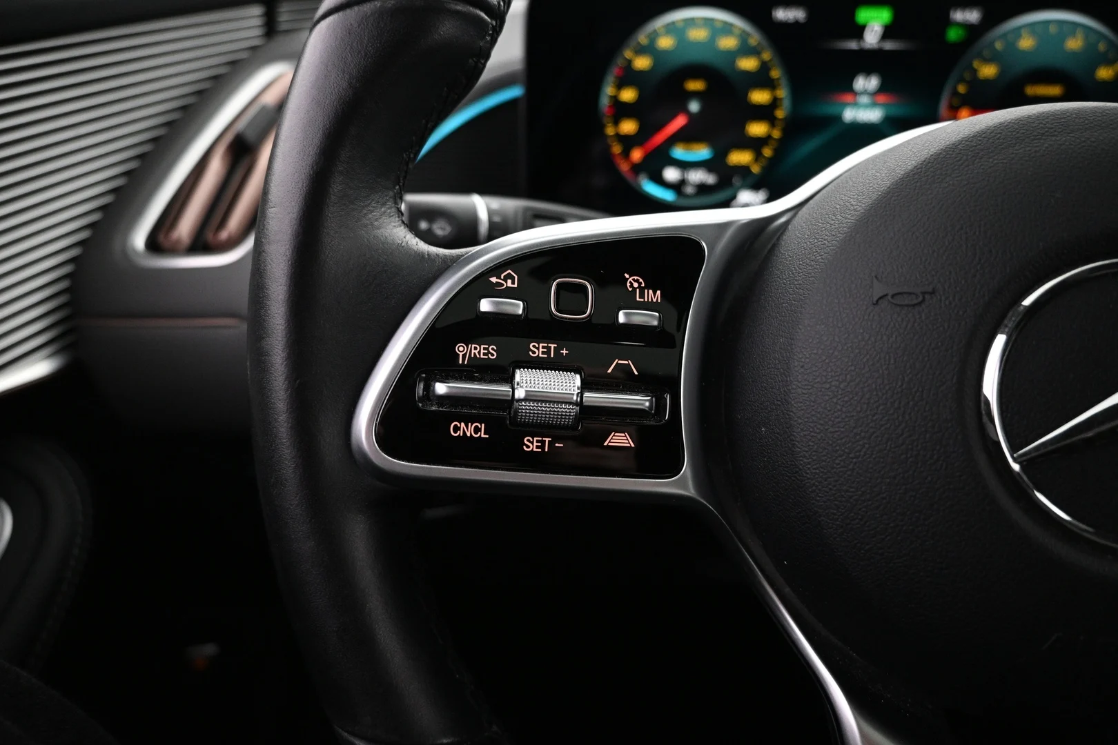Car Image - 6z6KQnSCaI04H7tfwR1sUJ