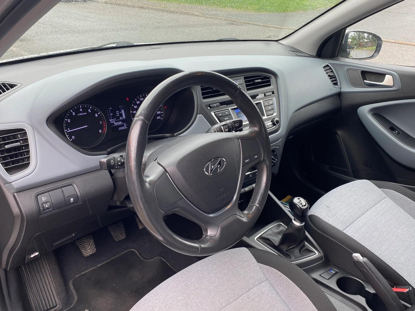 Car Image - 7IUSMkwAwoCJpLWMBLRlXY