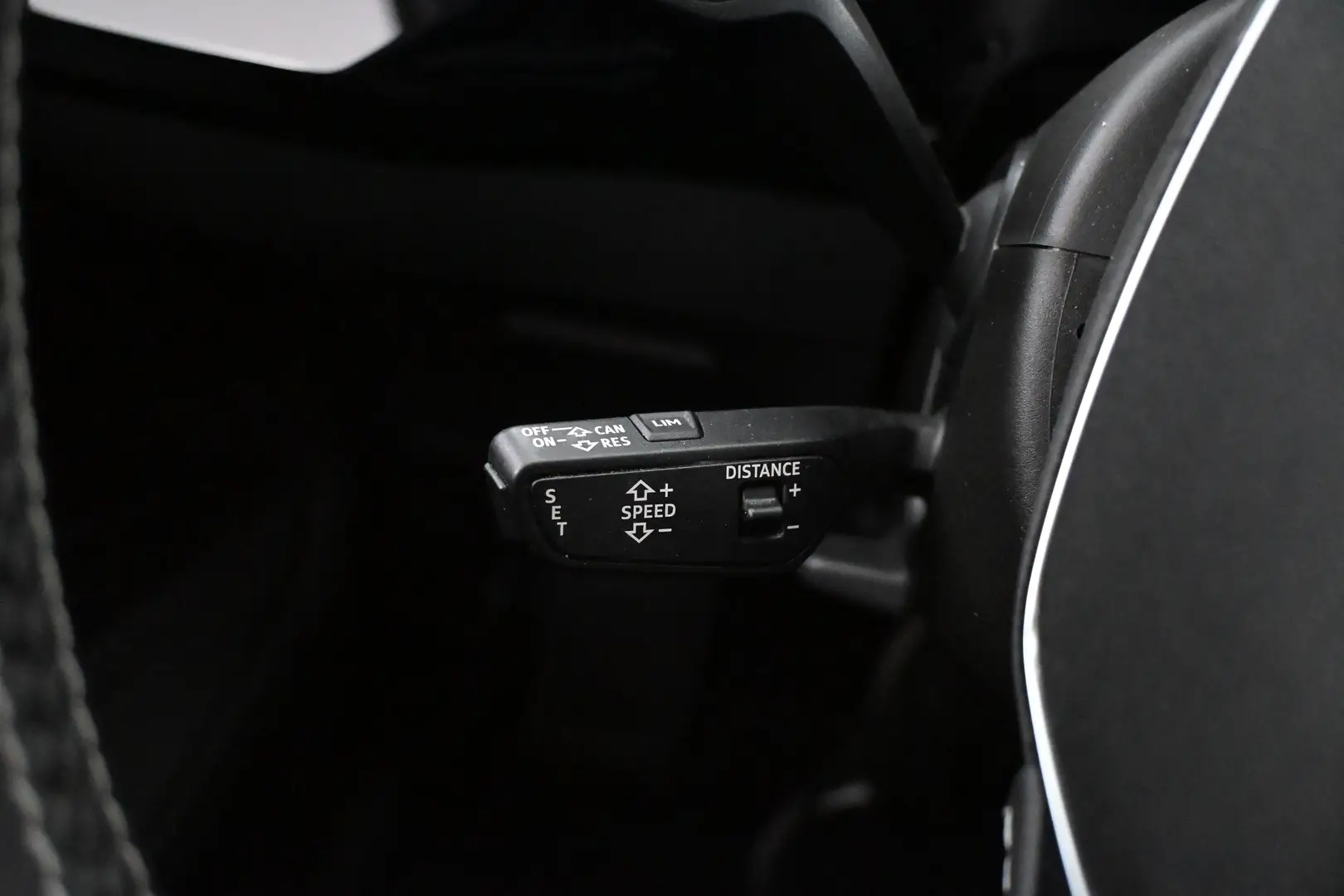 Car Image - 2YCRTGmSpT41jf5K9vQIAt