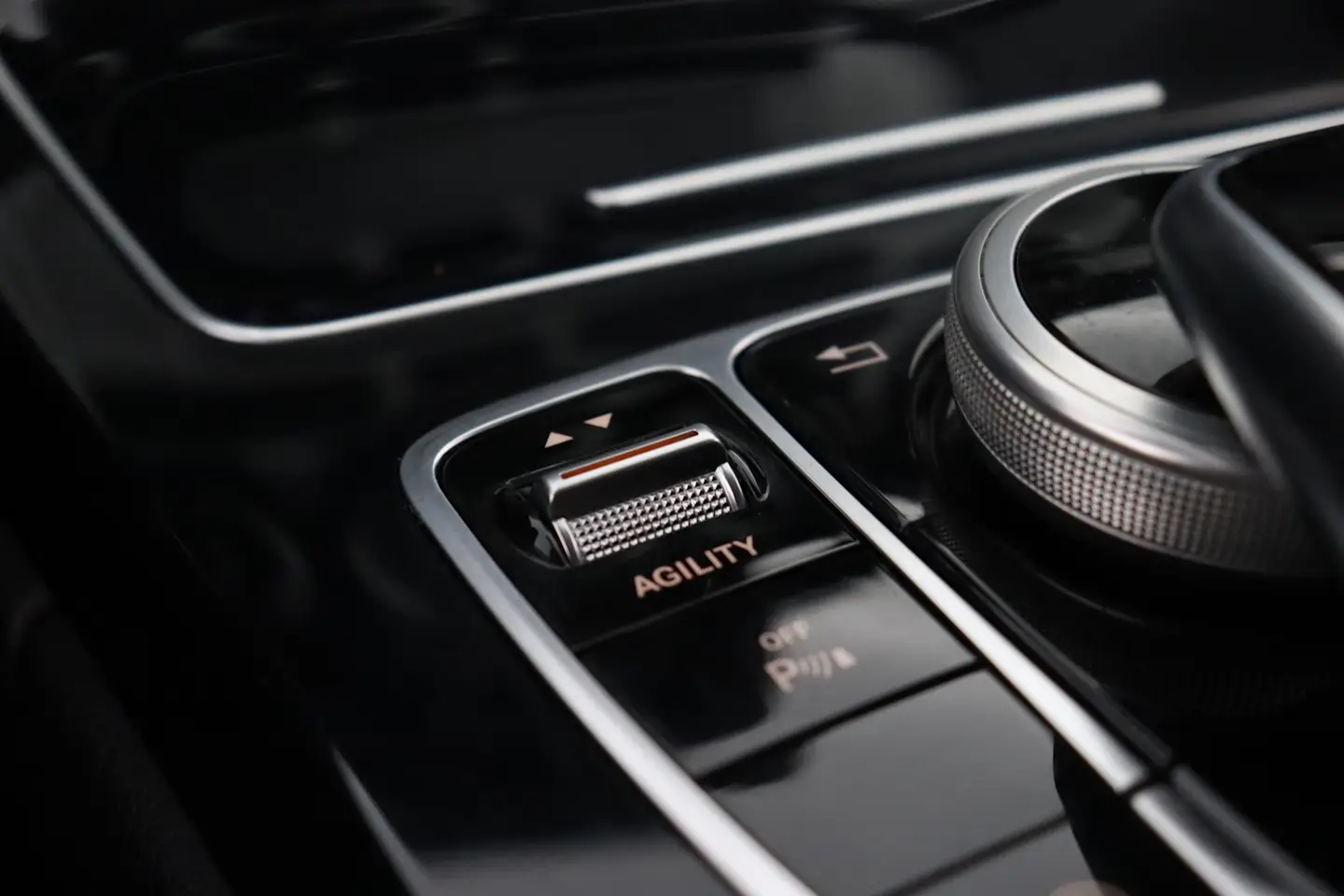 Car Image - 4KqVovLujRbjfX7Gs6iTWQ
