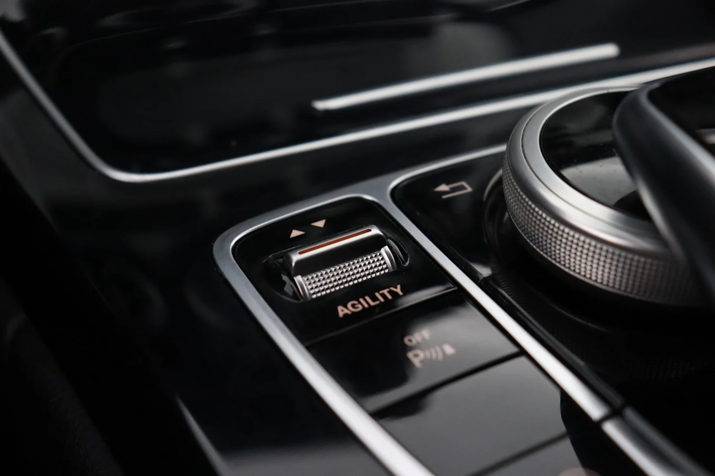 Car Image - 4KqVovLujRbjfX7Gs6iTWQ