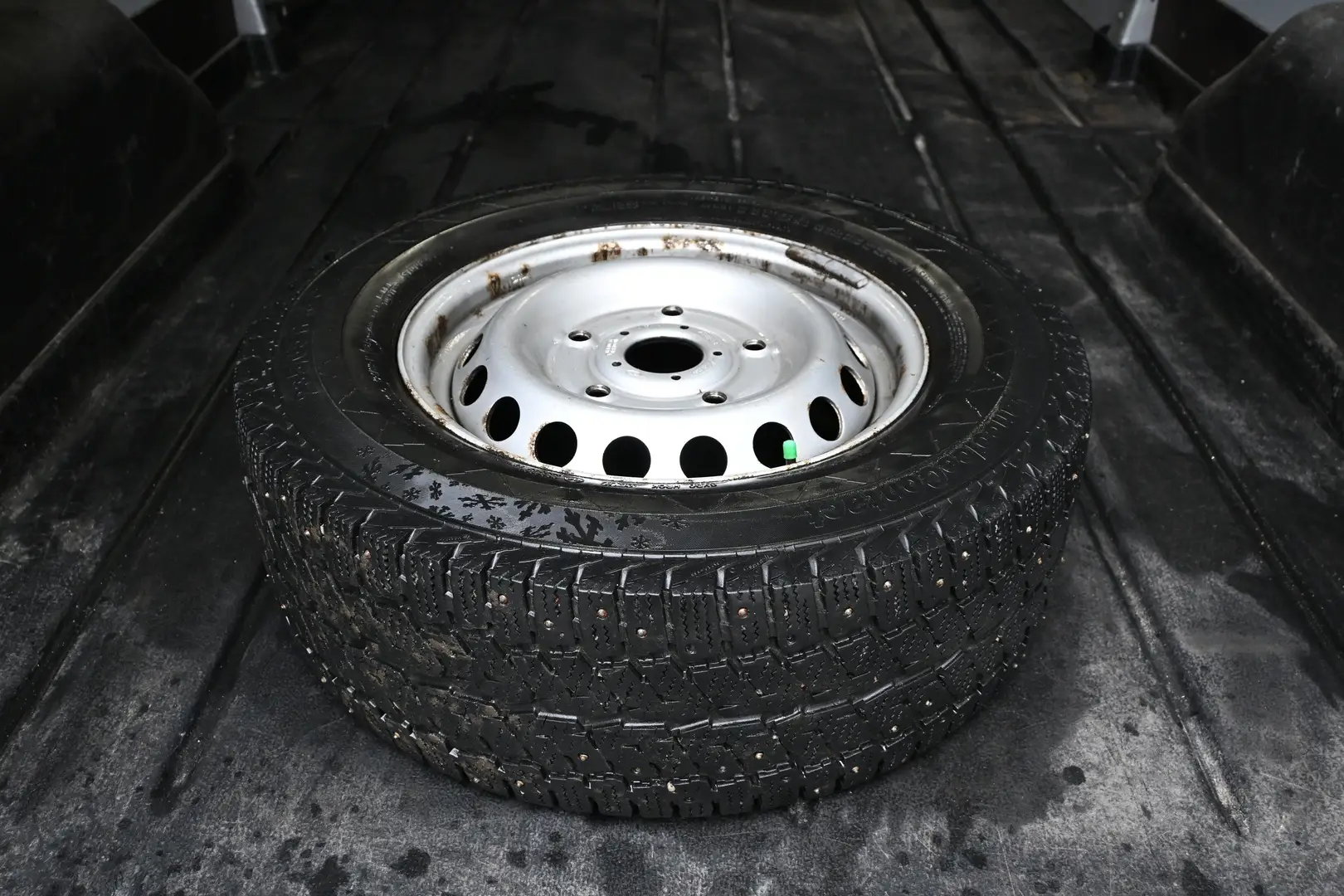 Car Image - 4XlYSp3cnfF200NgG6WqdT