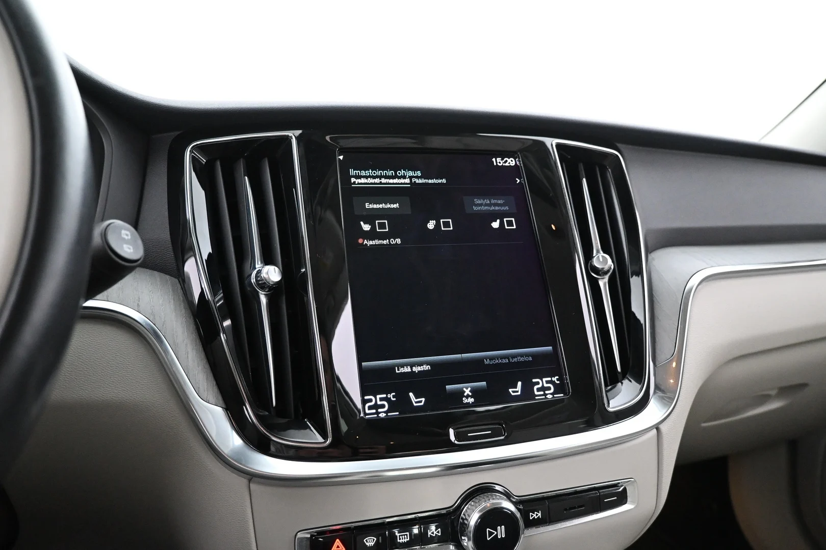 Car Image - BOeo3idWg761DcYUrPY8O