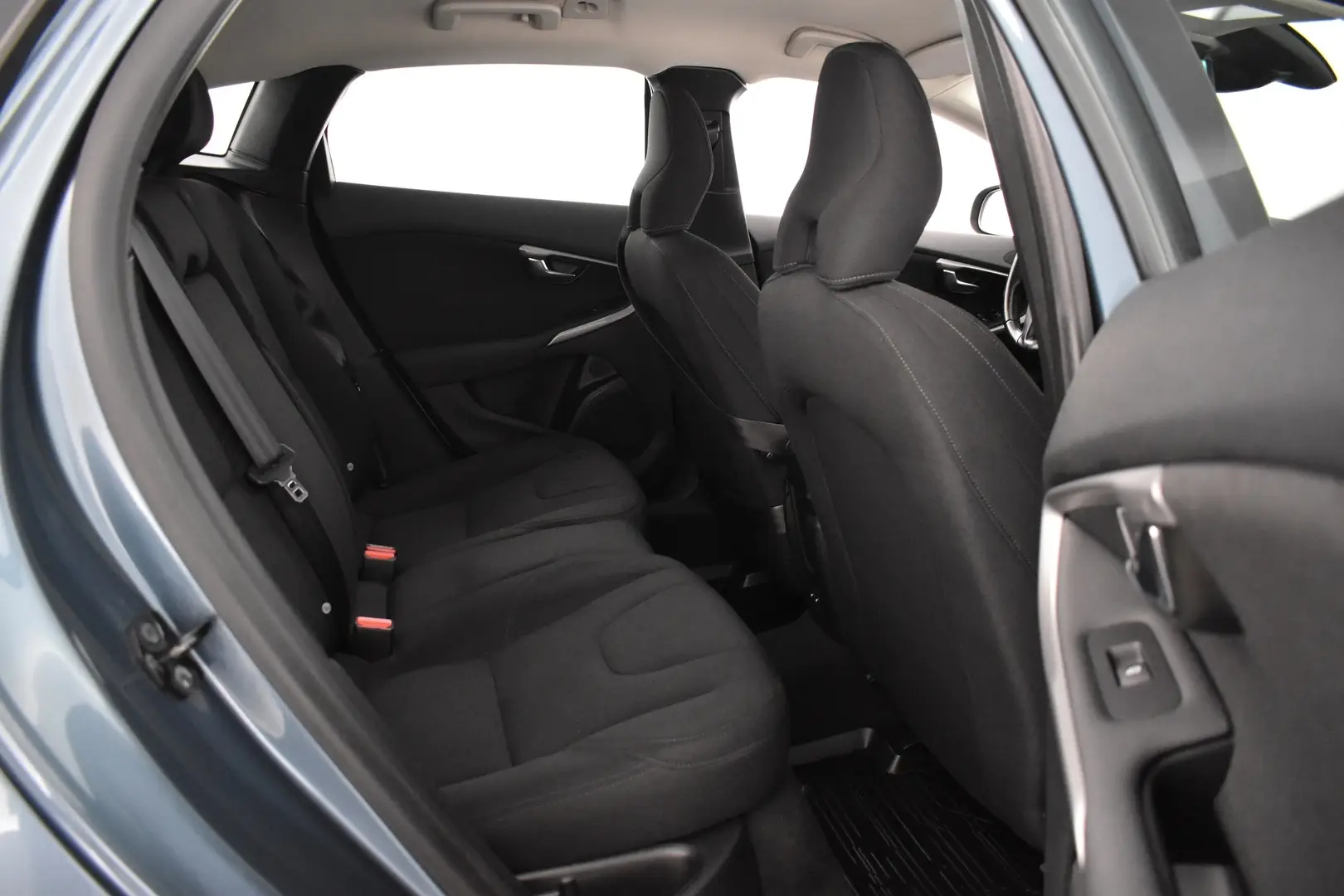 Car Image - 4XdKZnLI9bzWw1k1FE8D3d