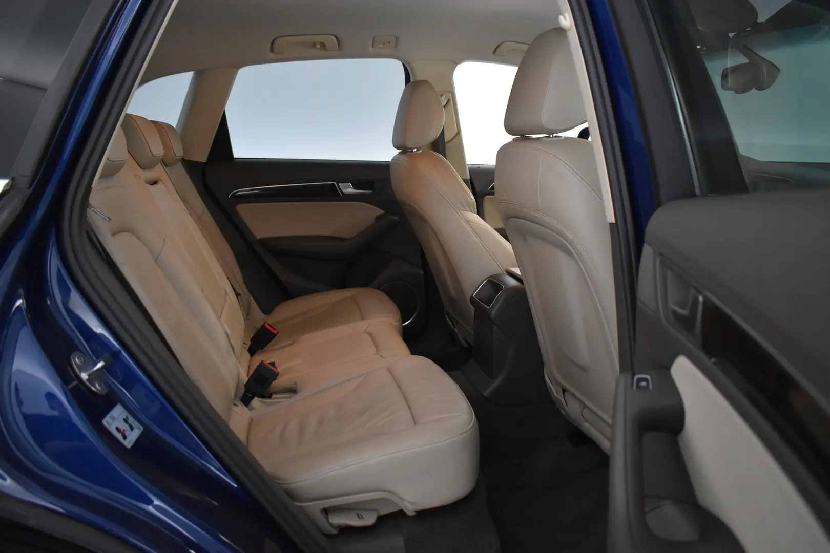 Car Image - 3ReWUYi70AcWMrYCBkge7u