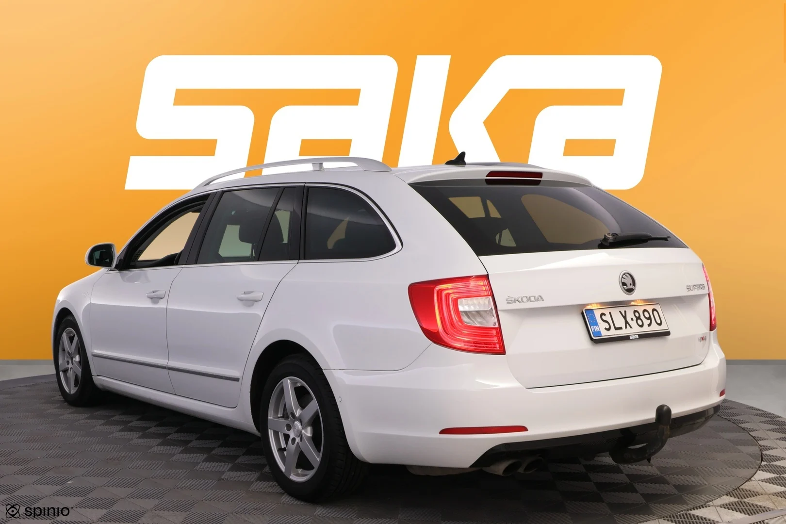 Car Image - MS4iWvbiEdivxwB4uEoip