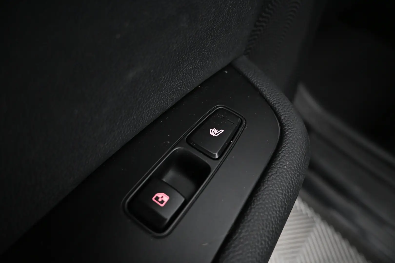 Car Image - 3vIX7nadtls1eiMsJT4uR