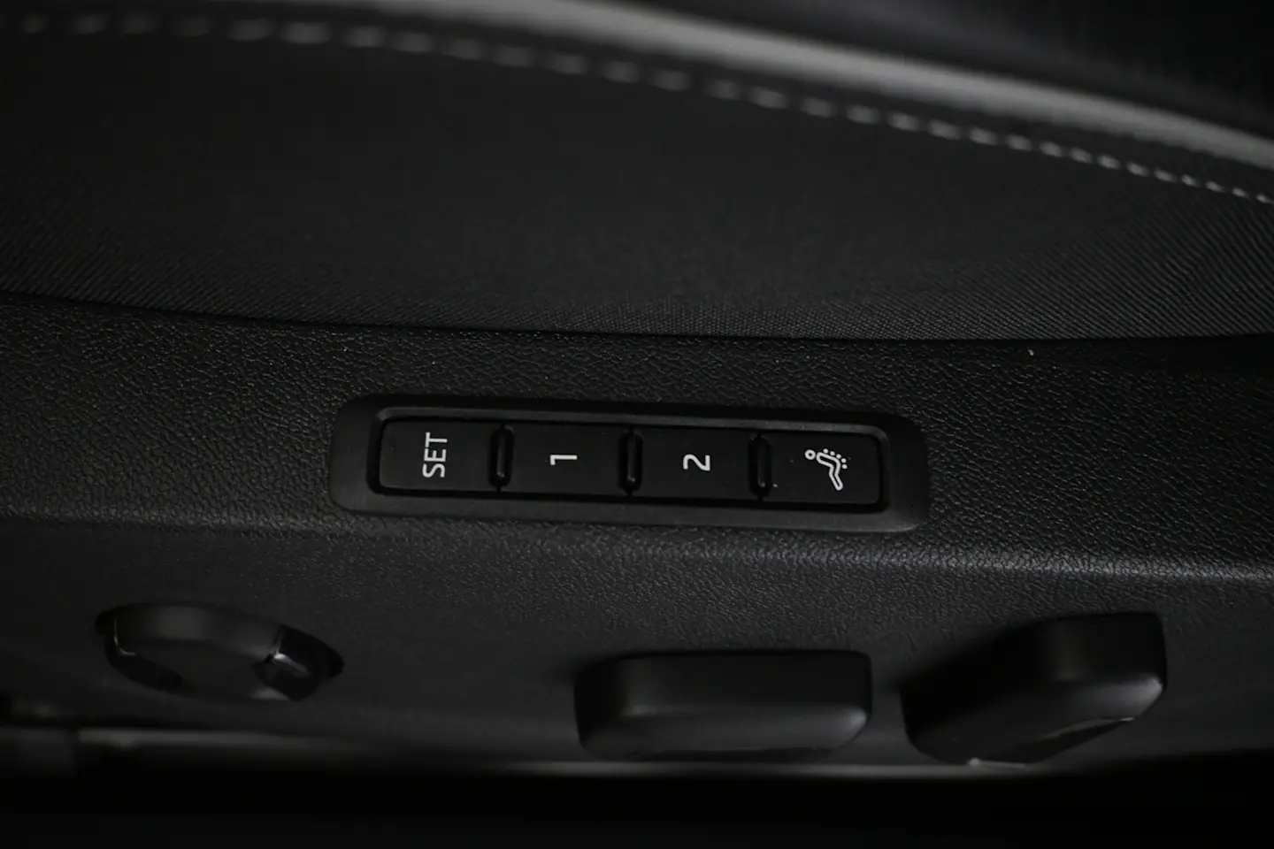Car Image - 6fmWmKaAWtnI4s317w2a6t