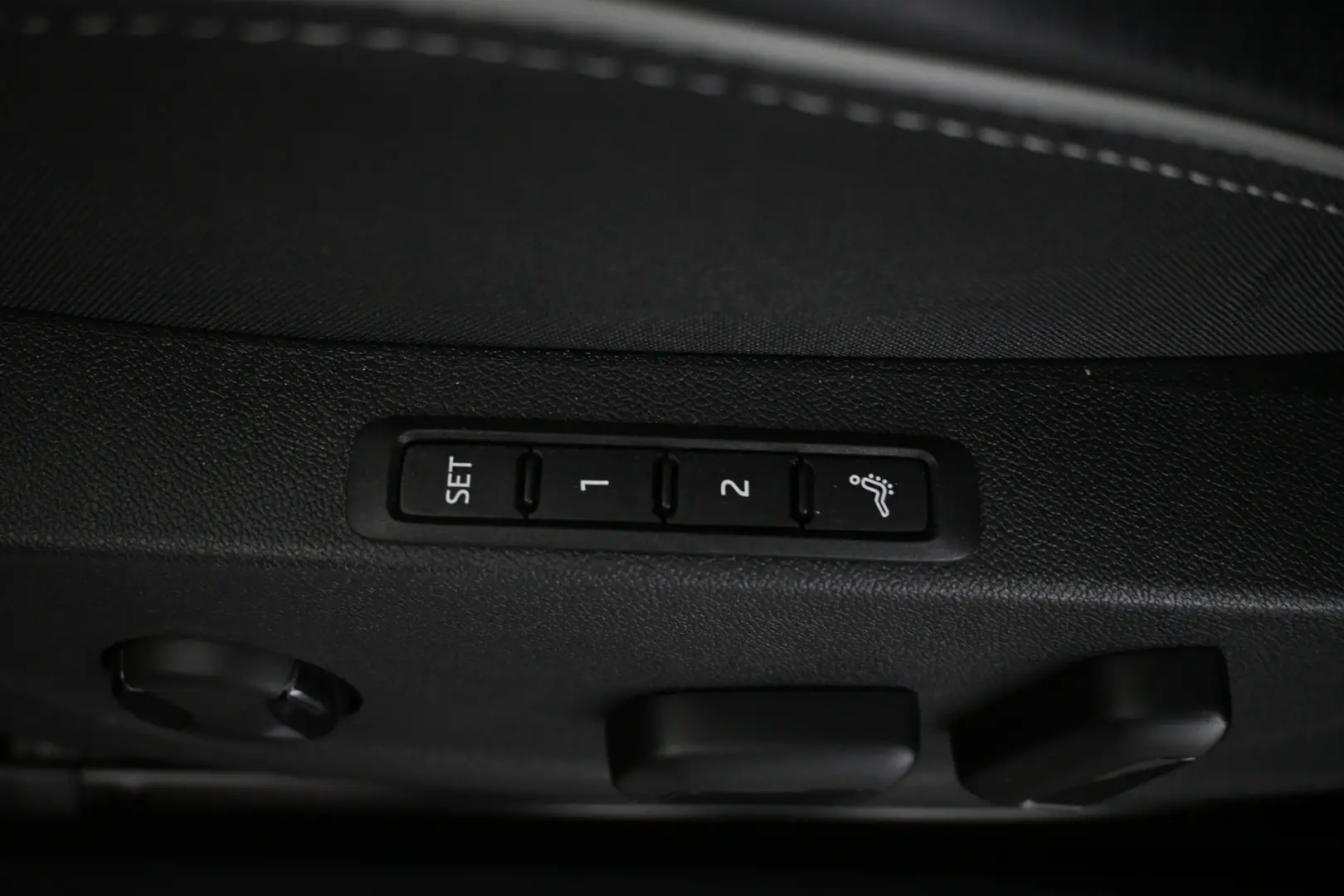 Car Image - 6fmWmKaAWtnI4s317w2a6t