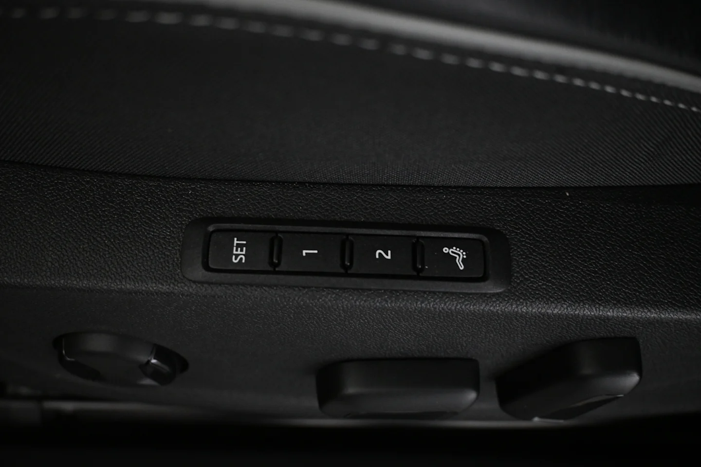 Car Image - 6fmWmKaAWtnI4s317w2a6t