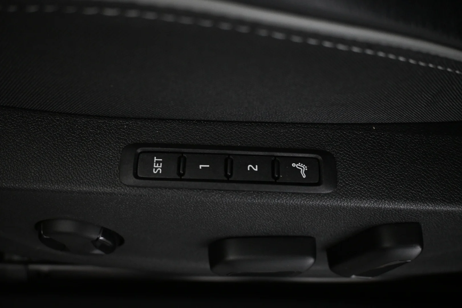 Car Image - 6fmWmKaAWtnI4s317w2a6t