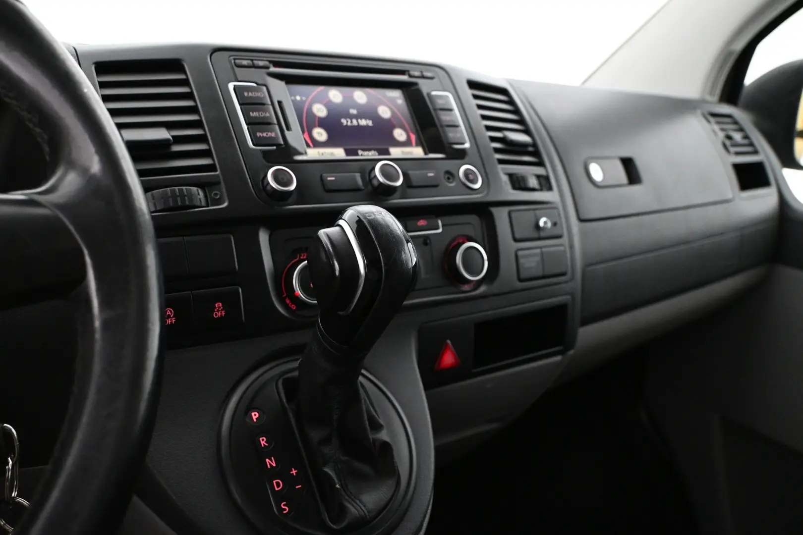 Car Image - 2xtvRw9IgmpbBlDGveDVxz