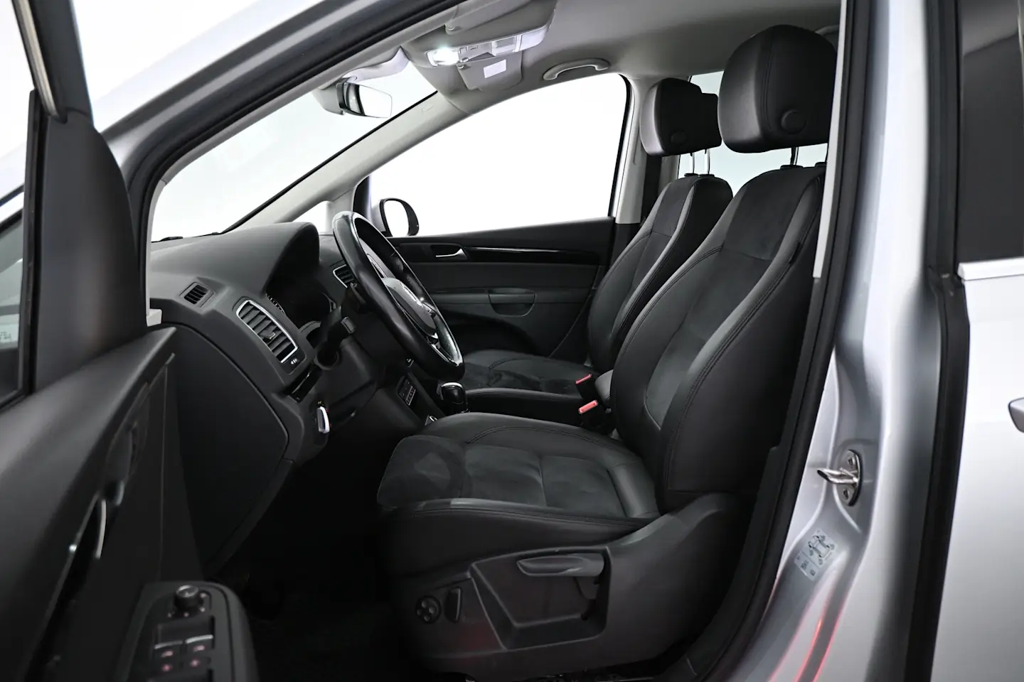 Car Image - 6DCmKlL9yseK9MIOwWnOwW
