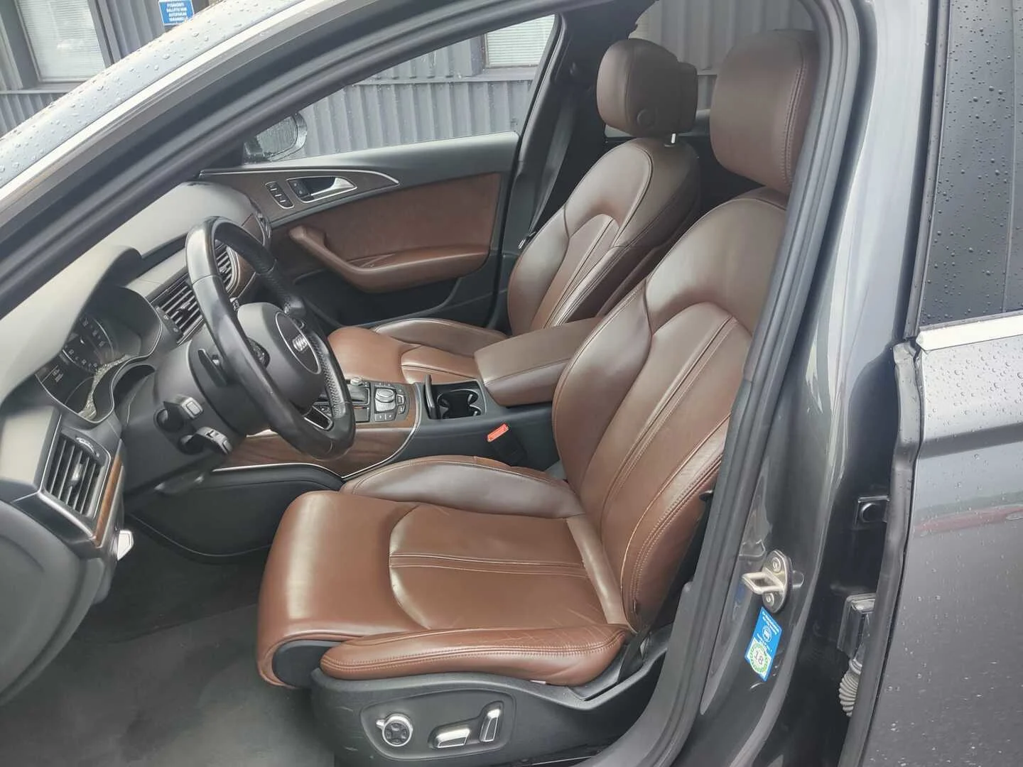 Car Image - 38JoMDcgvIU58YRde1MIc4