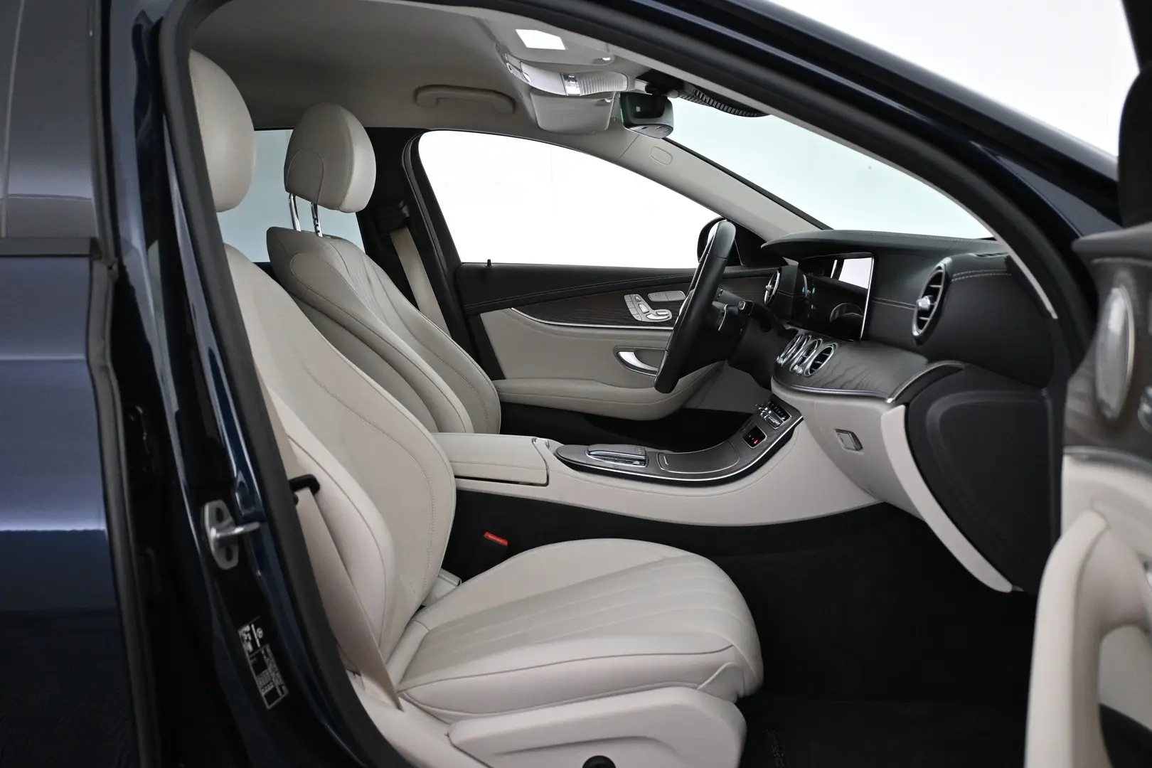 Car Image - nkfubx2hWI83IzQ4HHEzR