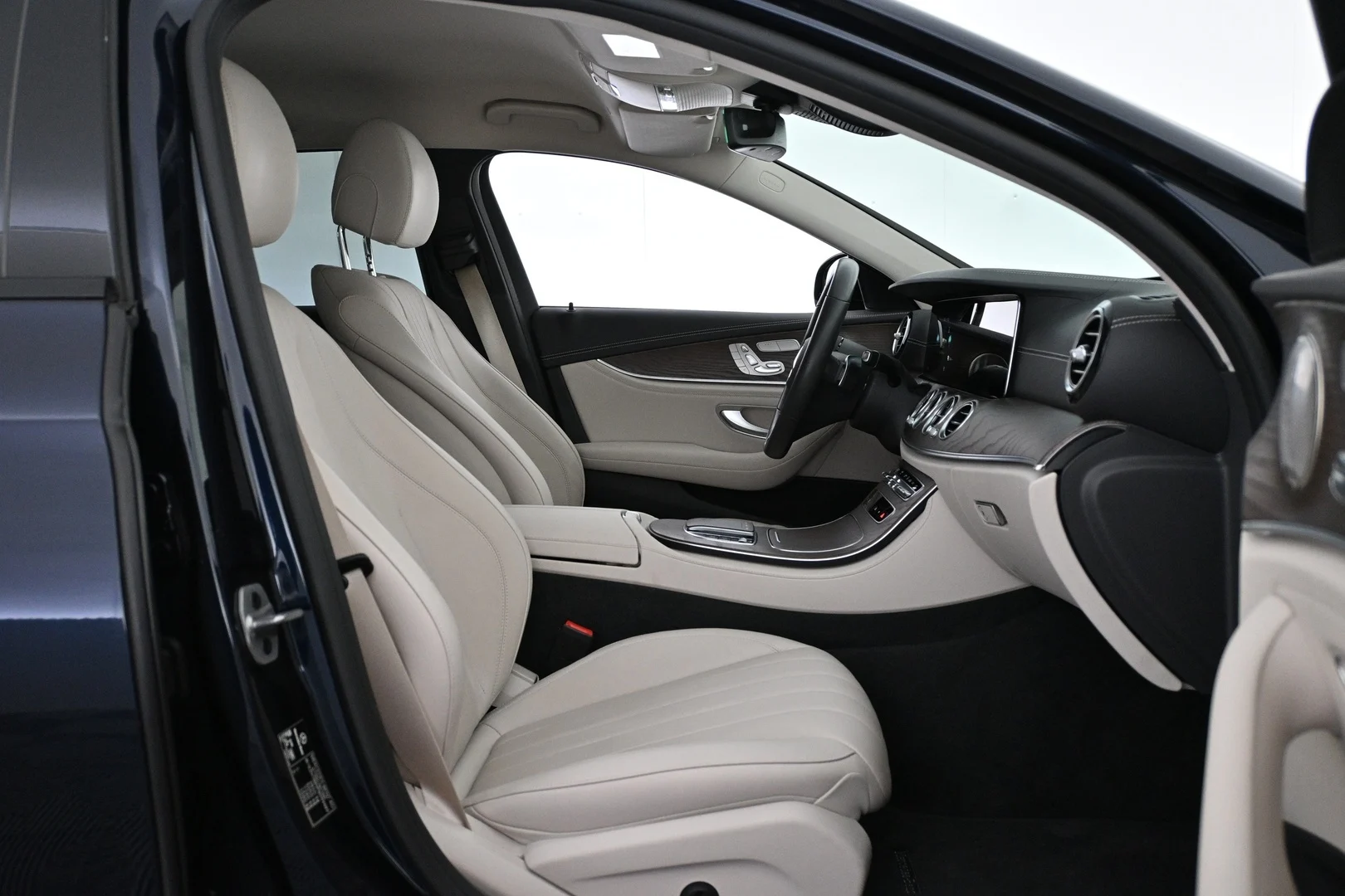 Car Image - nkfubx2hWI83IzQ4HHEzR