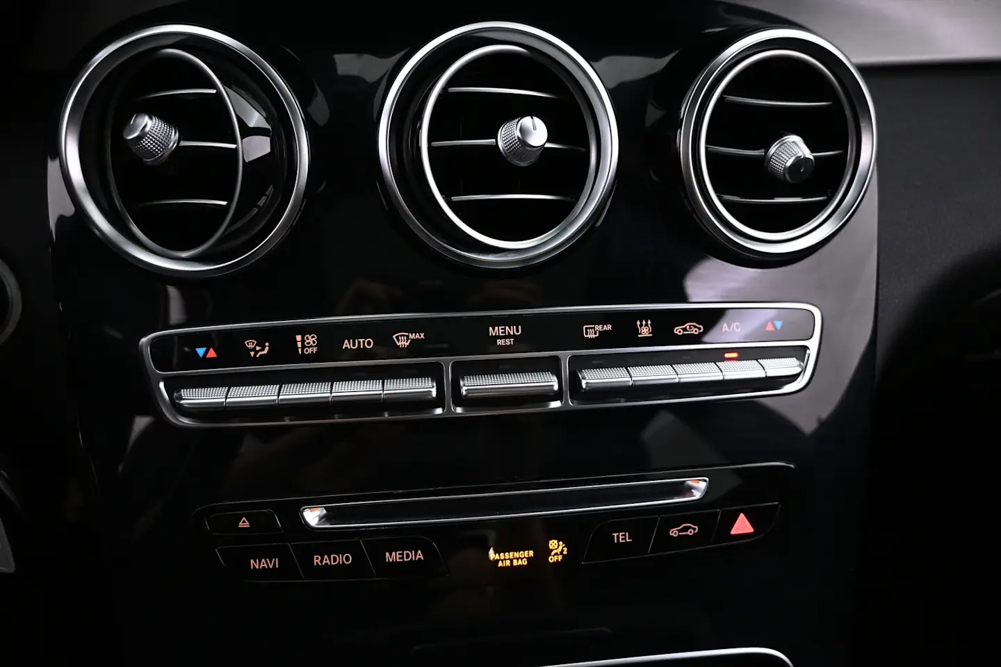 Car Image - cl2Icri9YlUb72I7zpfOd