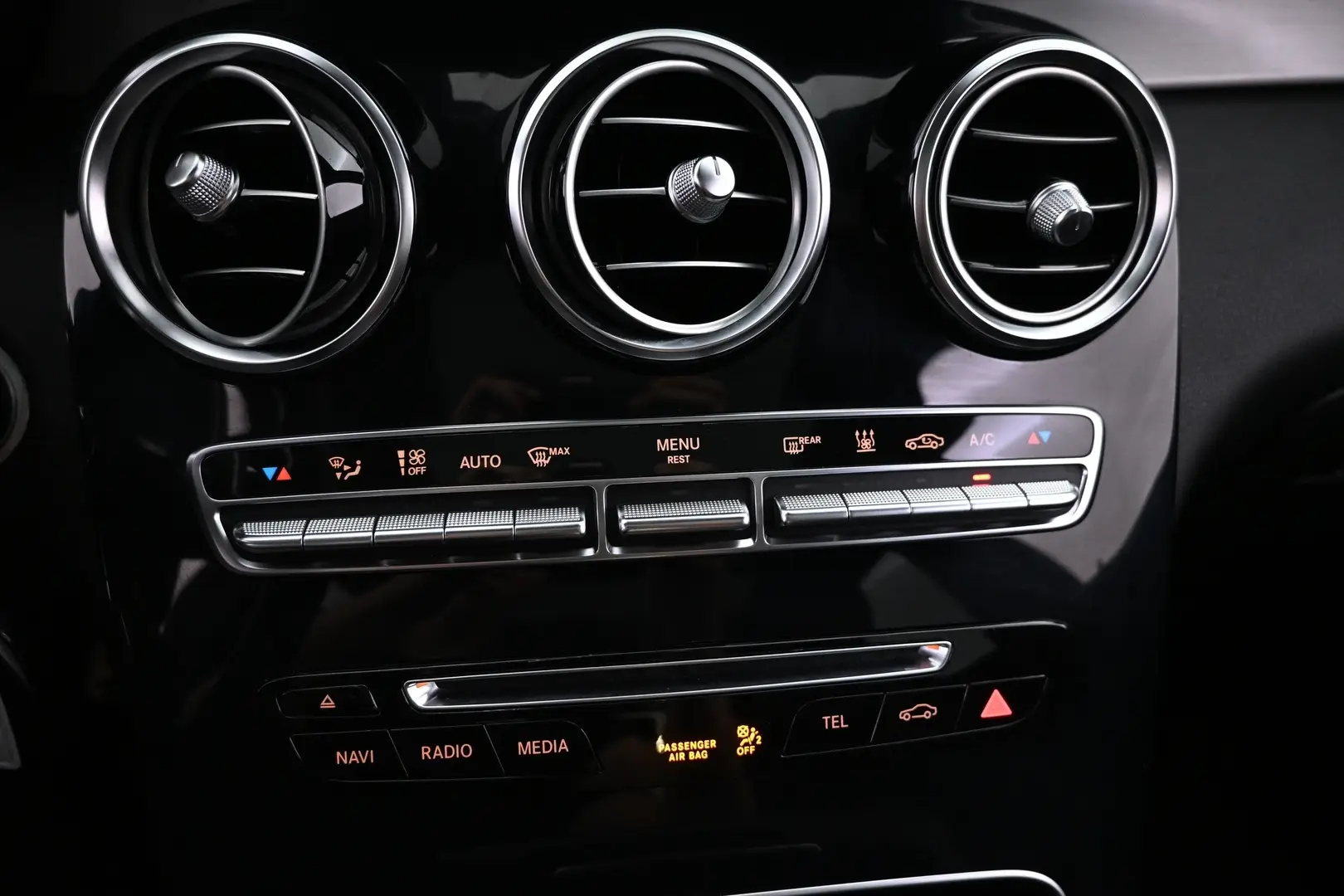 Car Image - cl2Icri9YlUb72I7zpfOd